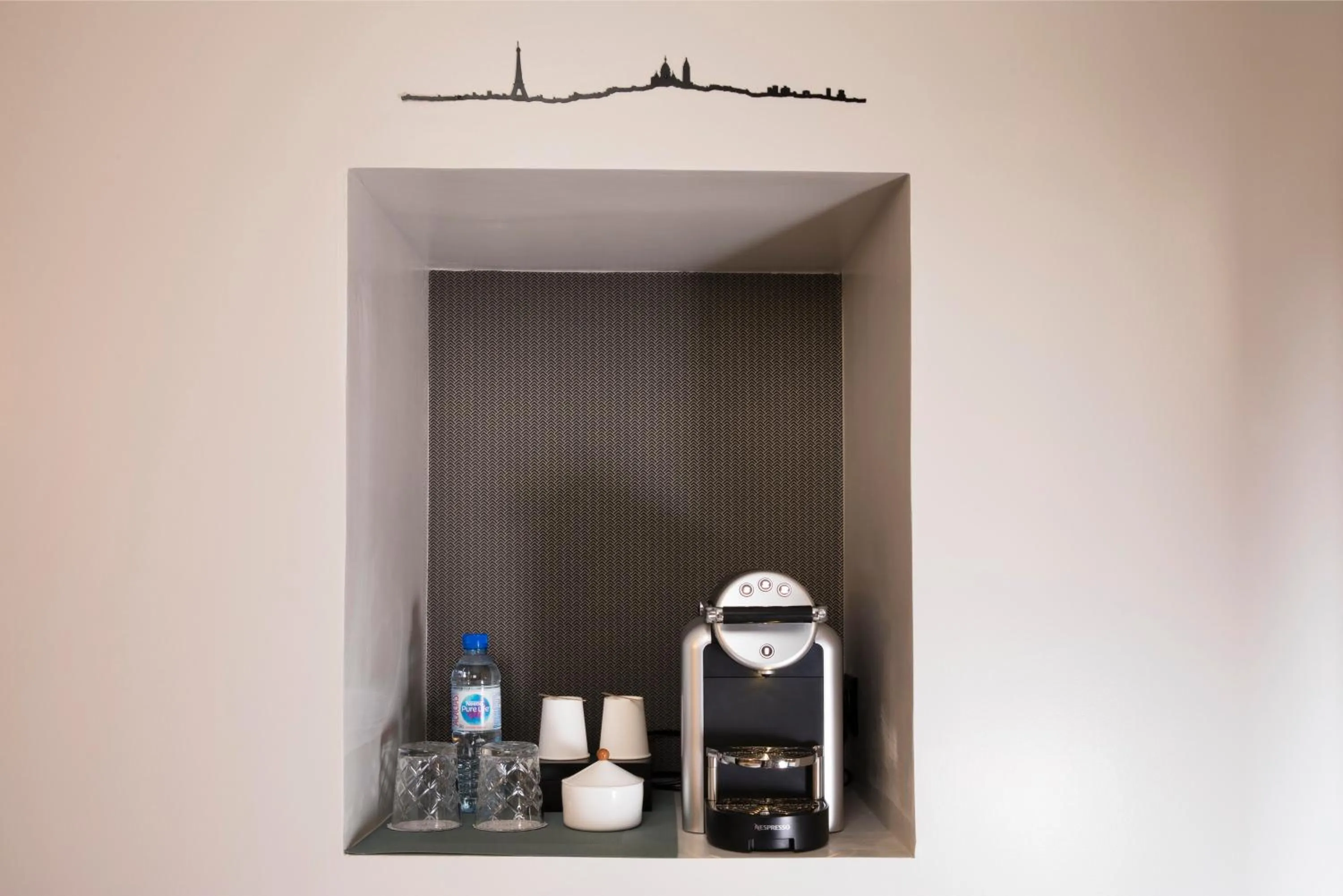 Coffee/tea facilities in Hôtel Eiffel Saint Charles