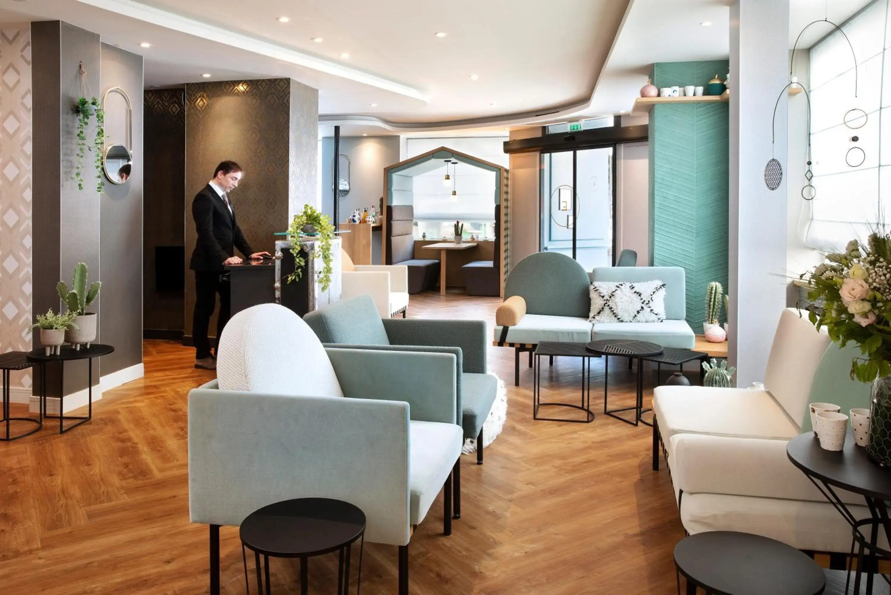 Lobby or reception in Hôtel Eiffel Saint Charles Lobby or reception in Hôtel Eiffel Saint Charles