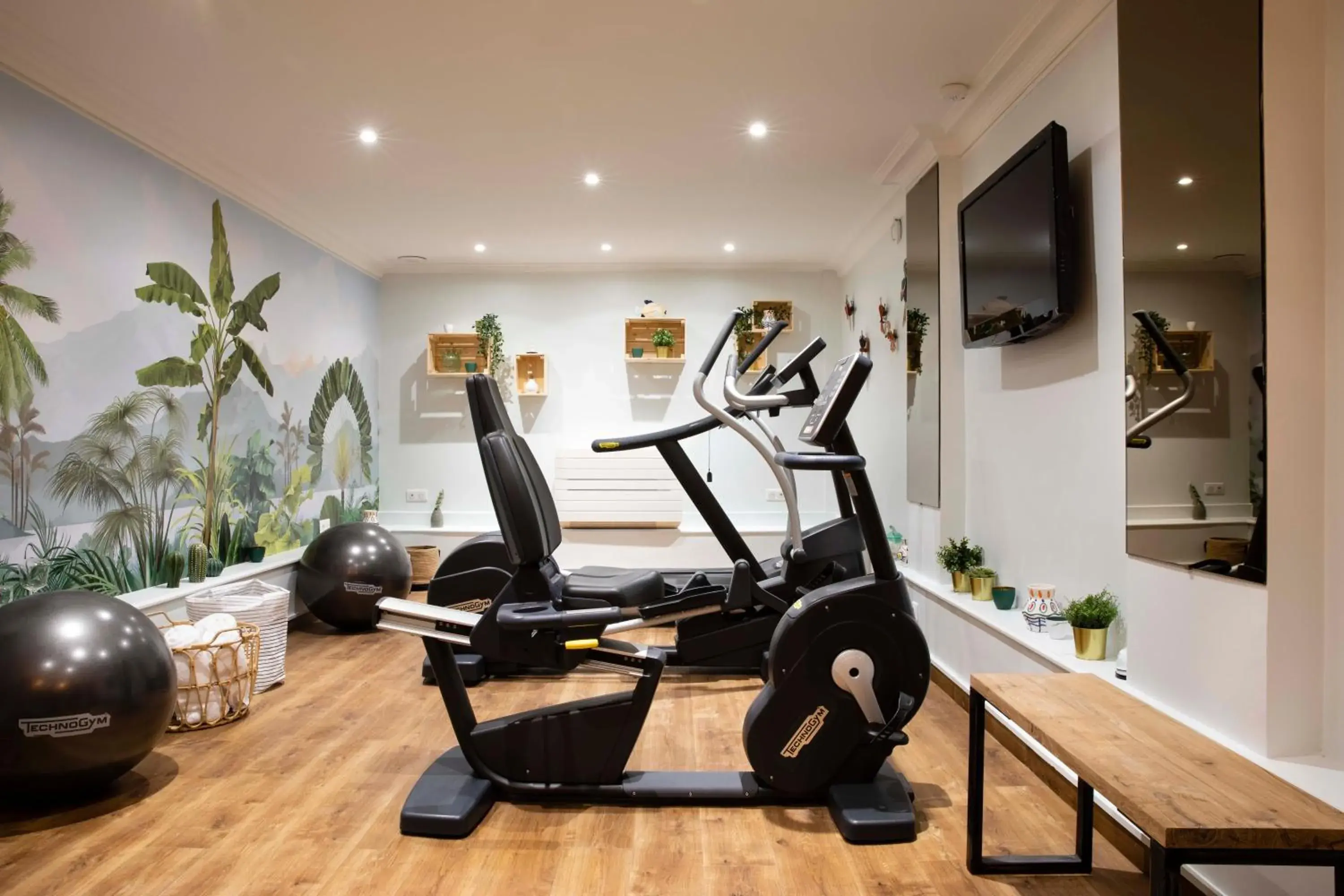 Fitness centre/facilities in Hôtel Eiffel Saint Charles Fitness centre/facilities in Hôtel Eiffel Saint Charles