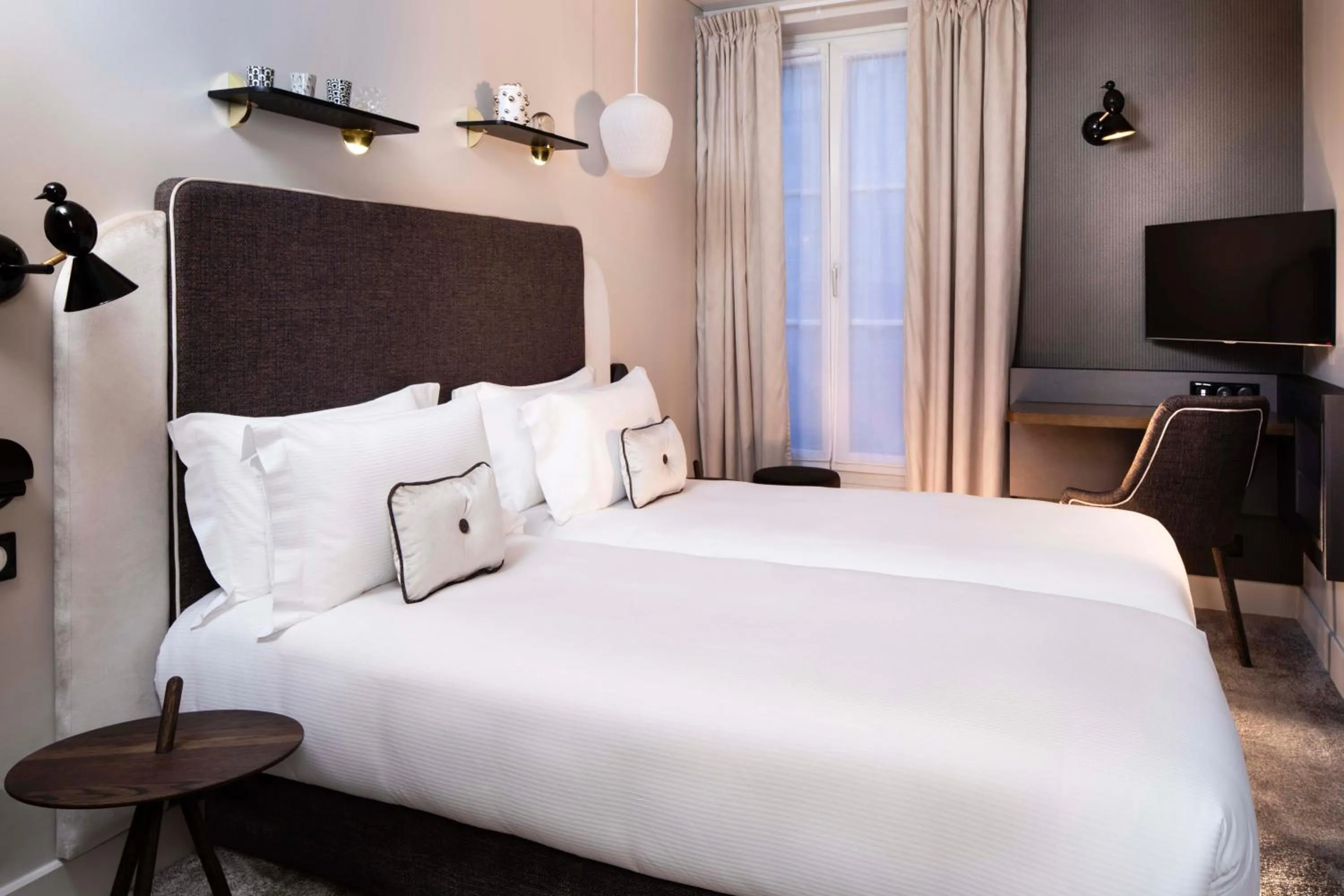 Photo of the whole room, Bed in Hôtel Eiffel Saint Charles