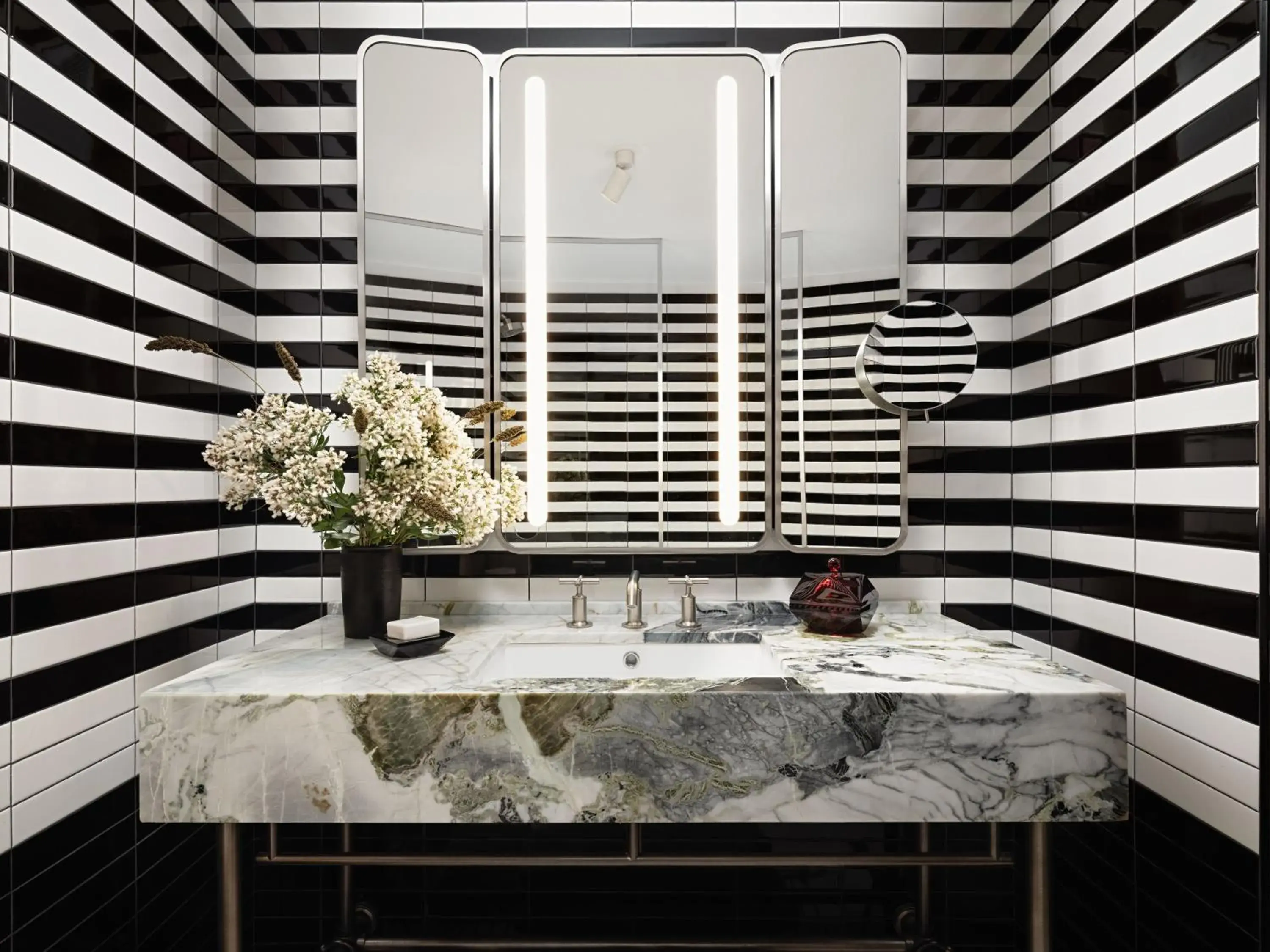 Bathroom in Park Lane New York Bathroom in Park Lane New York