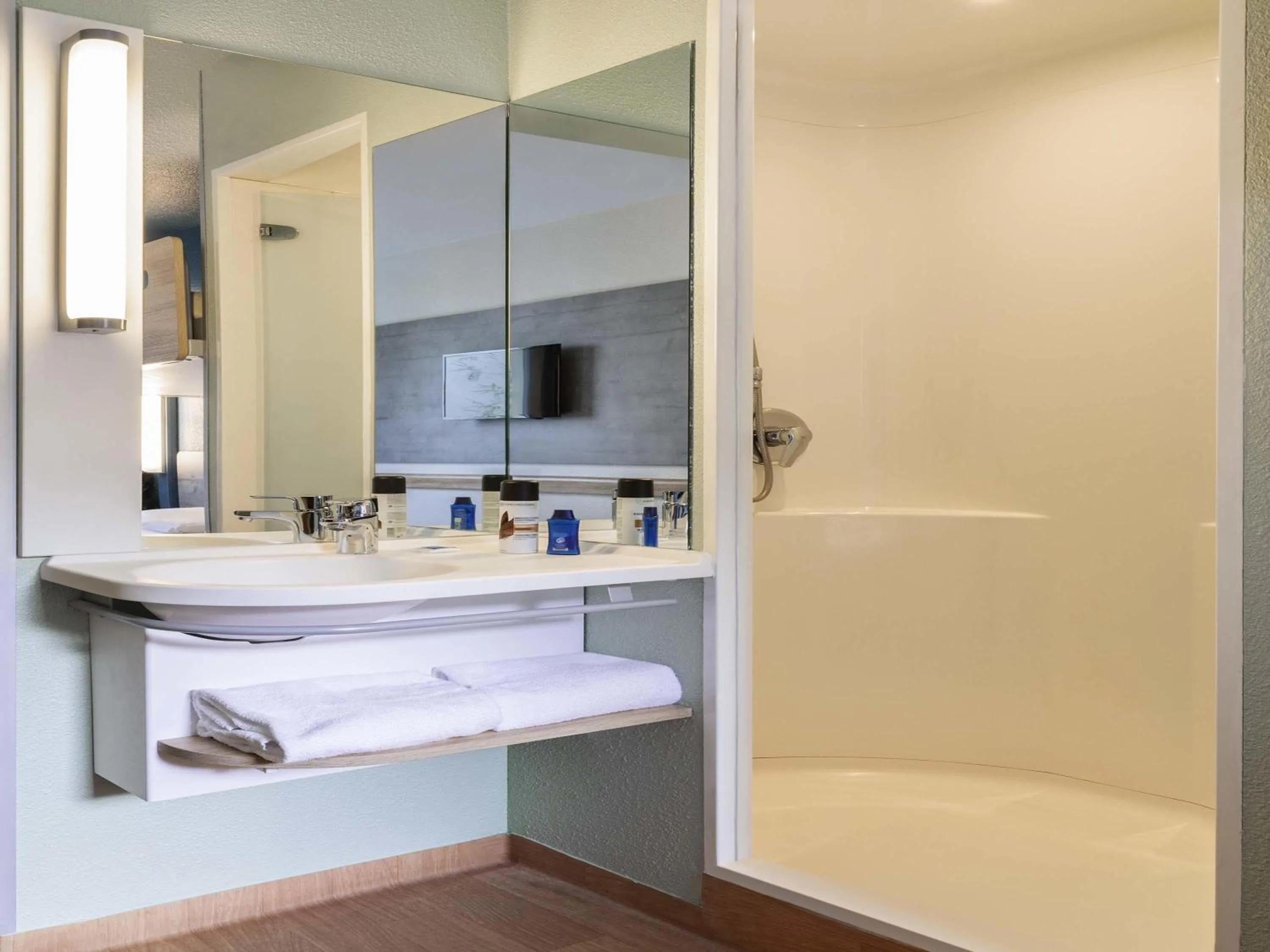 Bedroom in ibis budget Meudon Paris Ouest