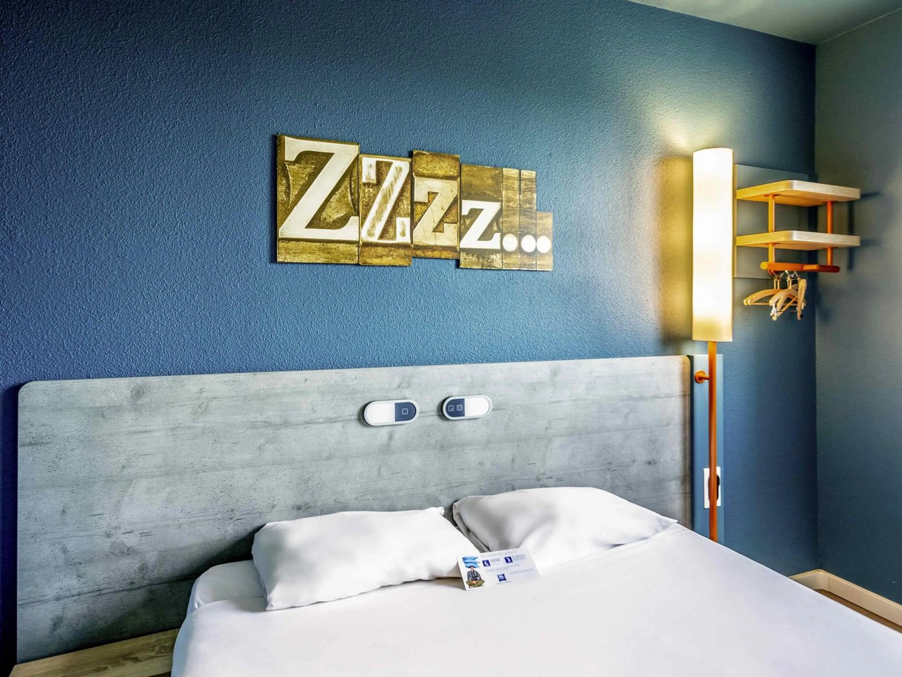 Bedroom, Bed in ibis budget Meudon Paris Ouest