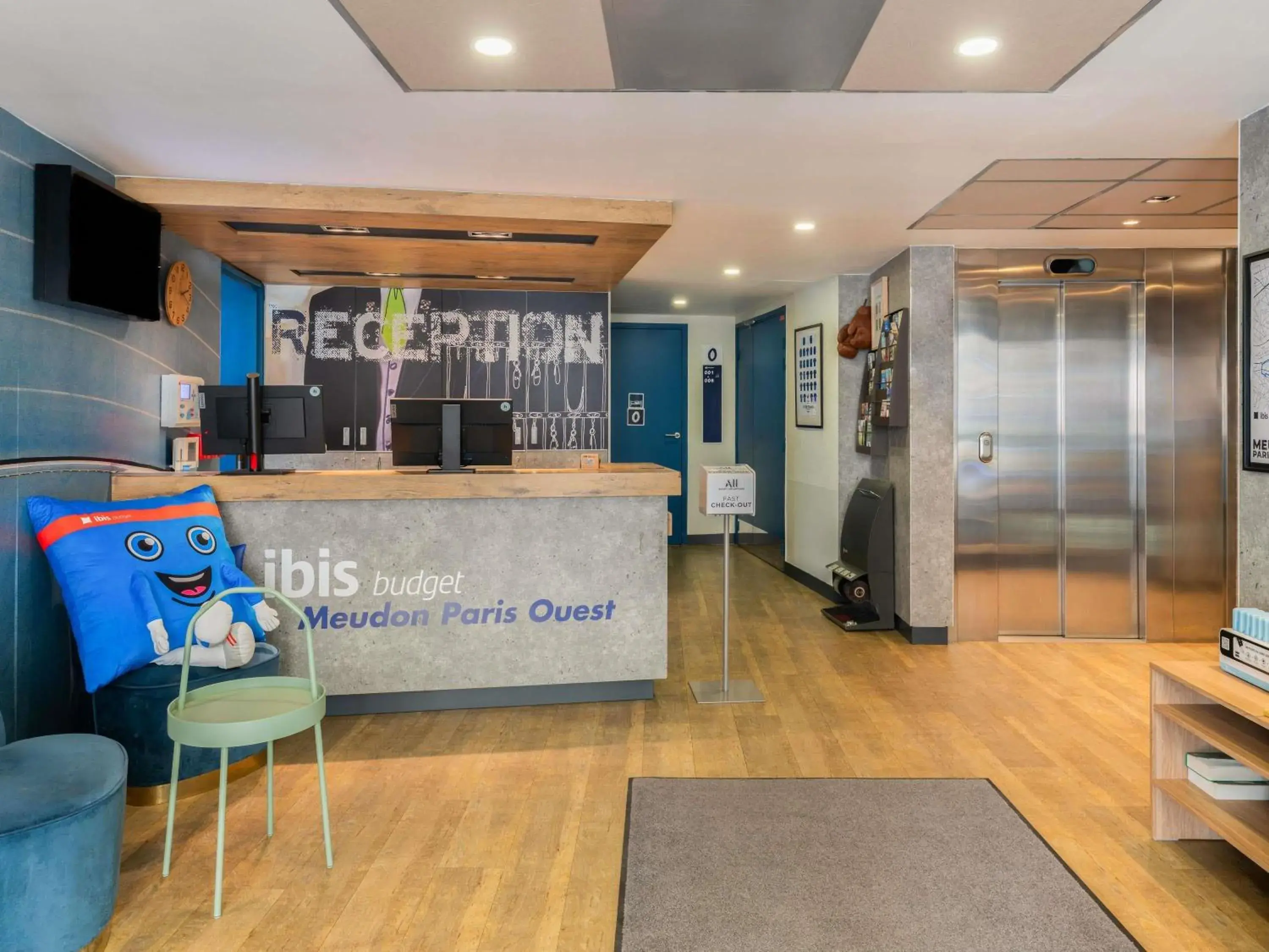 Property building in ibis budget Meudon Paris Ouest Property building in ibis budget Meudon Paris Ouest