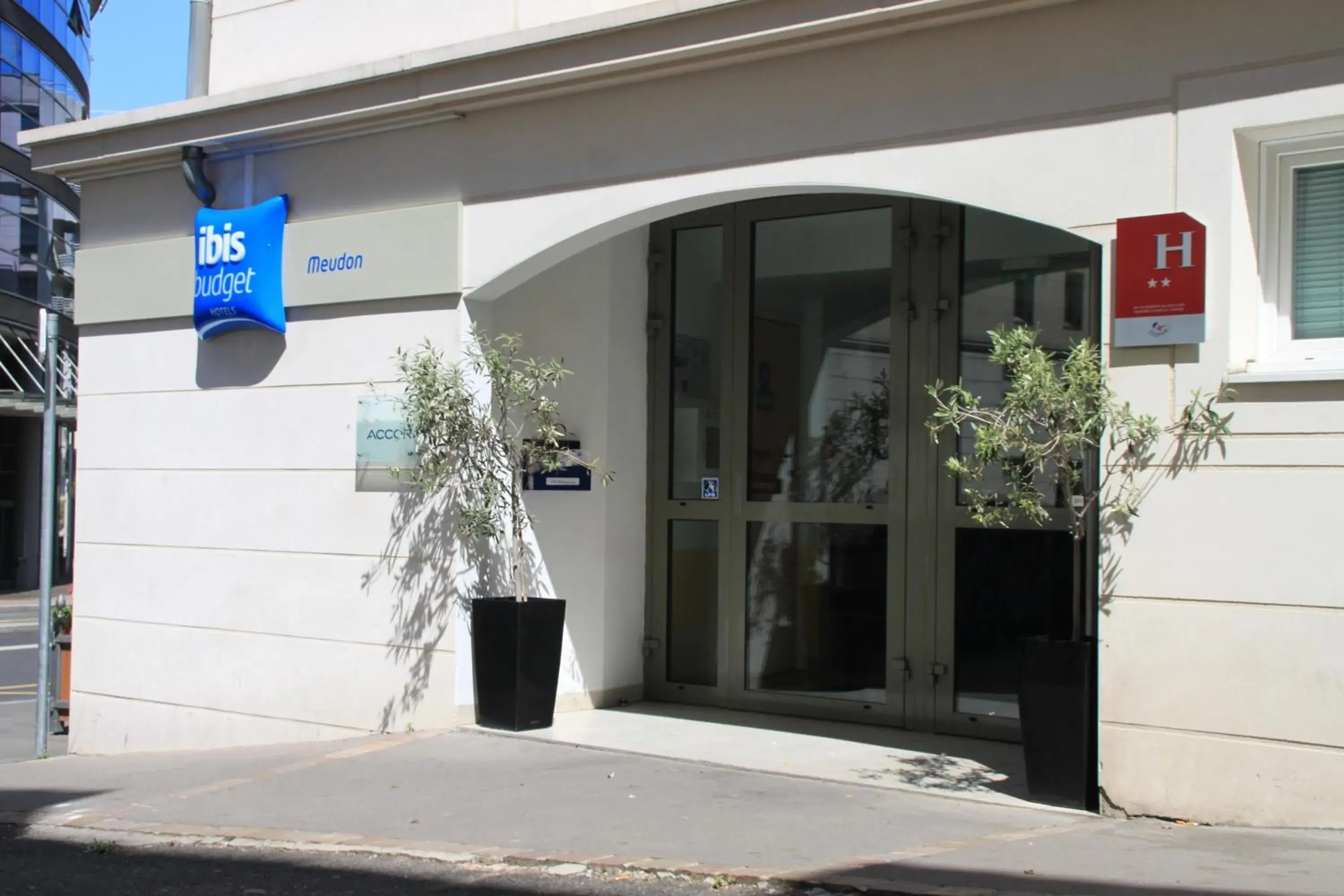 Facade/entrance in ibis budget Meudon Paris Ouest