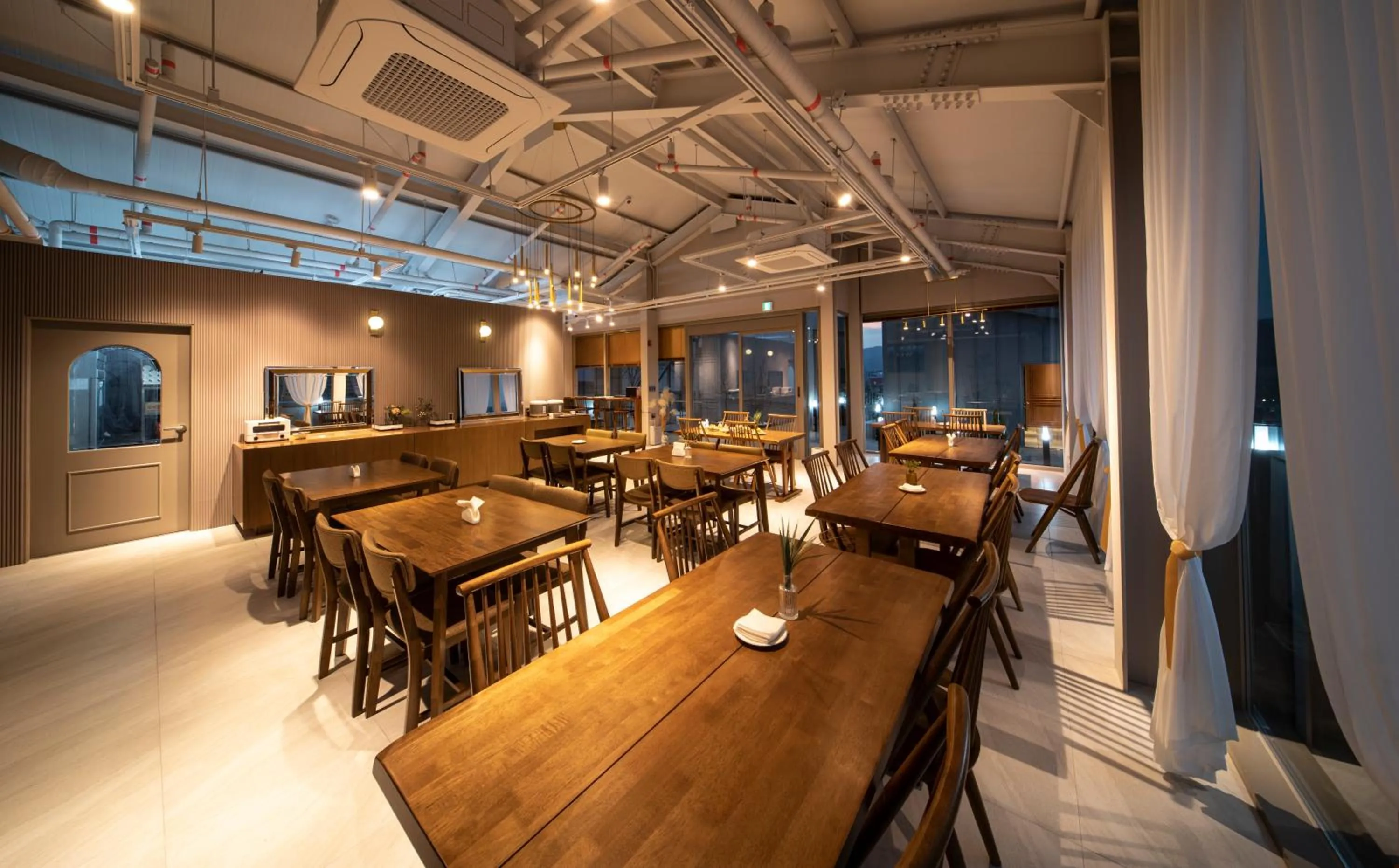 Restaurant/places to eat in Centro Hotel