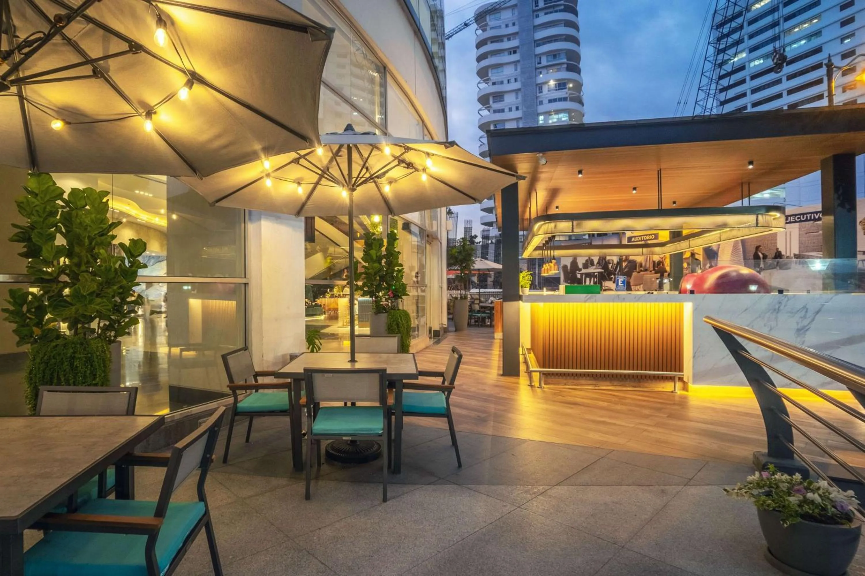 Patio in Wyndham Guayaquil, Puerto Santa Ana