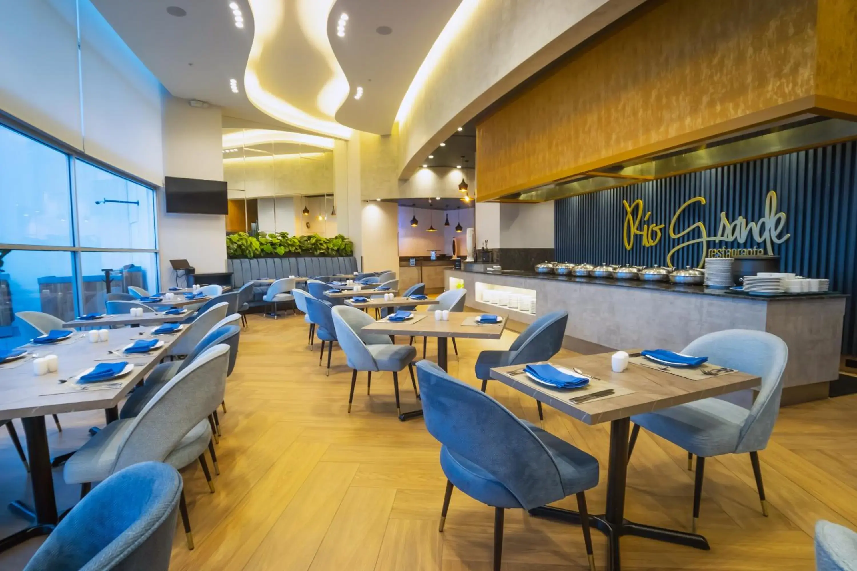 Restaurant/places to eat in Wyndham Guayaquil, Puerto Santa Ana Restaurant/places to eat in Wyndham Guayaquil, Puerto Santa Ana