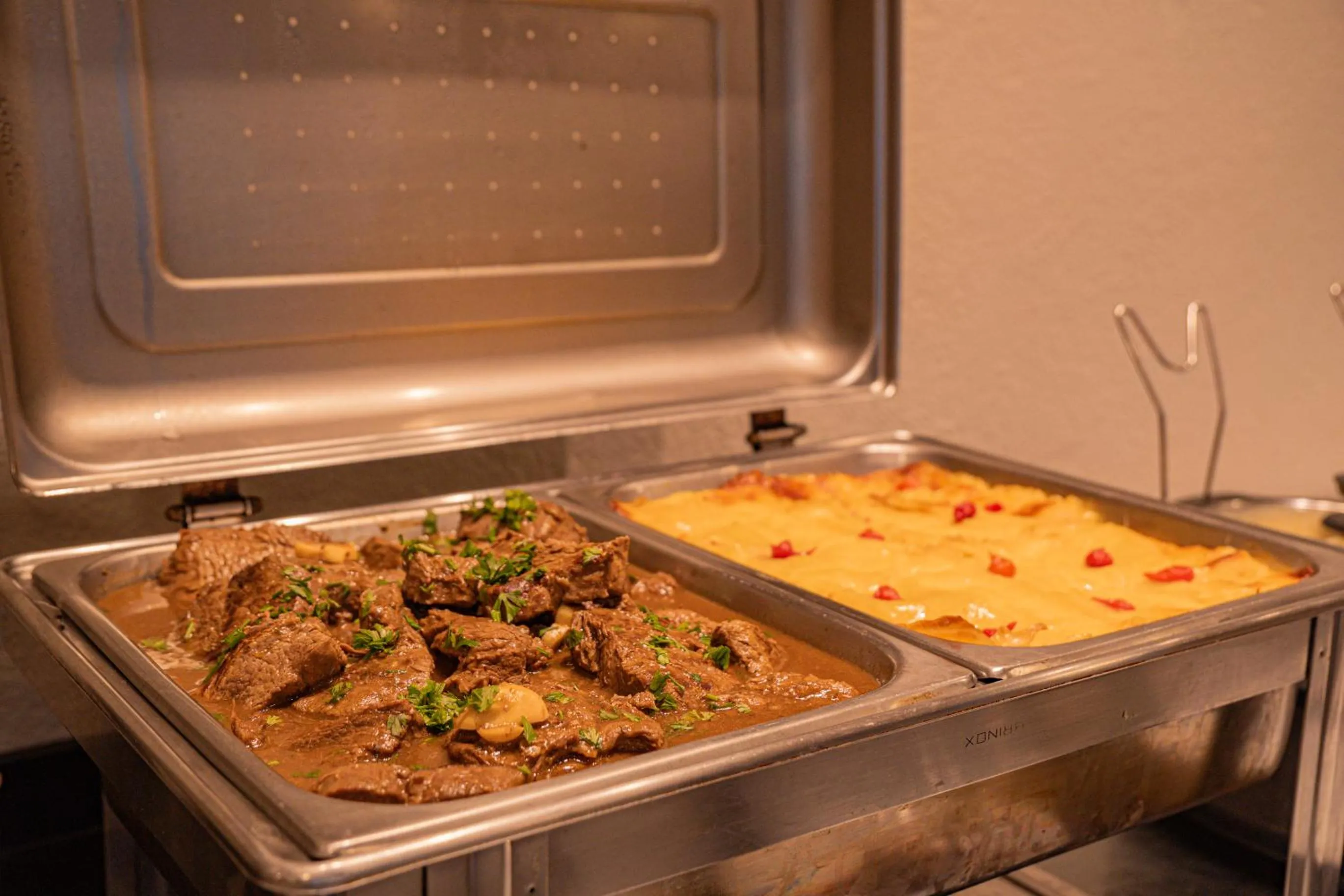 Restaurant/places to eat in Hotel Porto Napolis