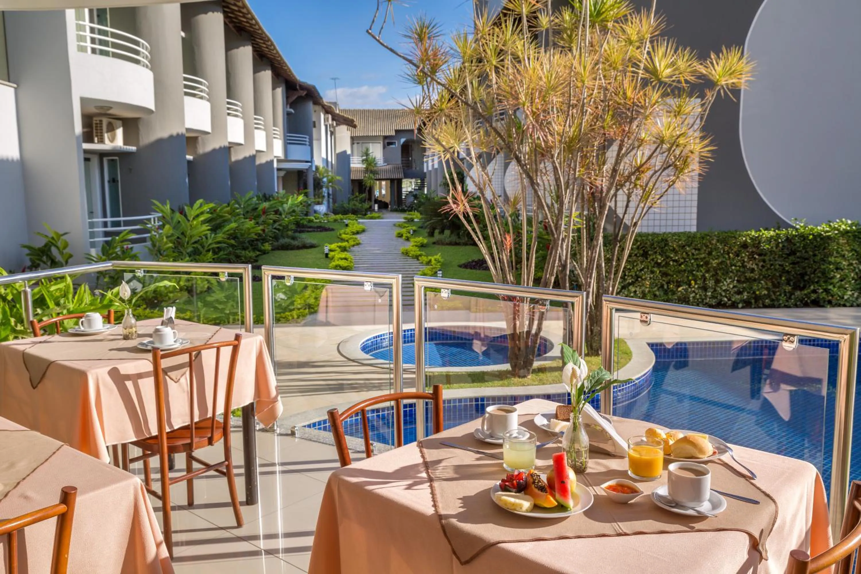 Swimming pool in Hotel Porto Napolis