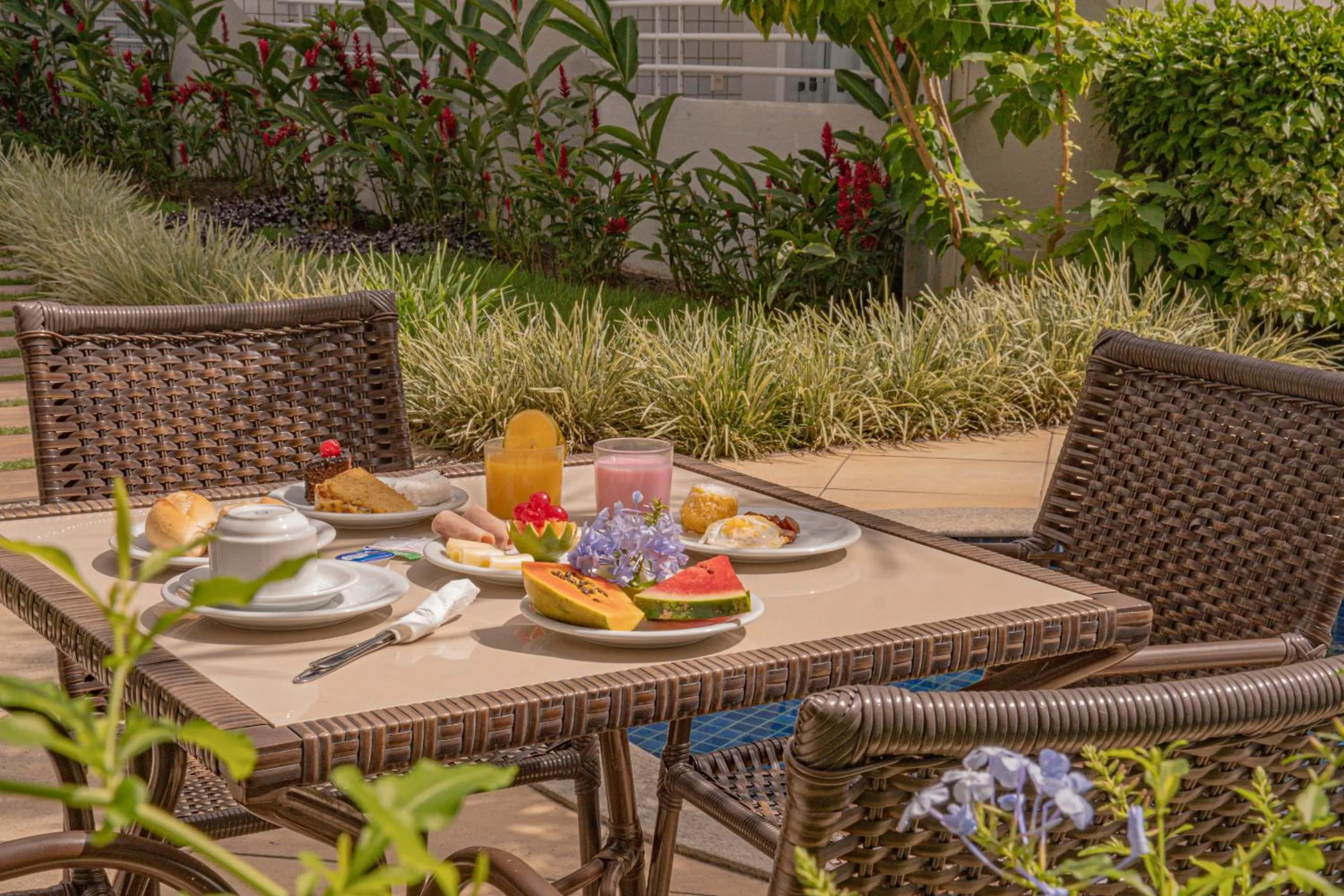 Breakfast in Hotel Porto Napolis