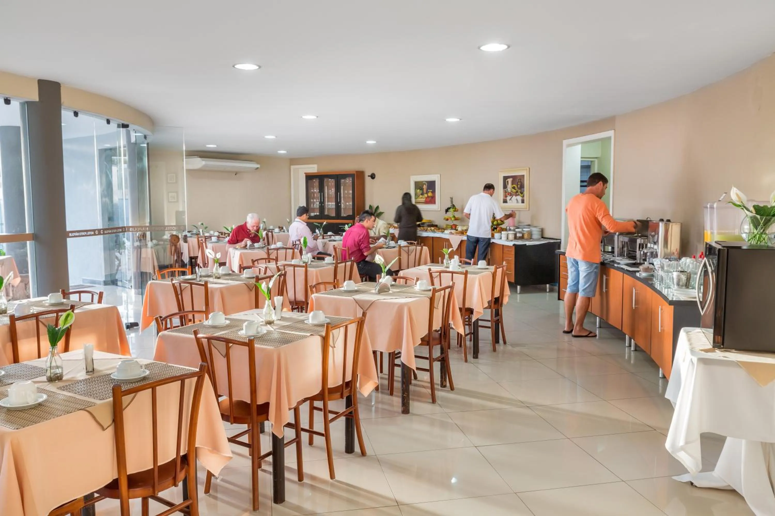 Breakfast in Hotel Porto Napolis