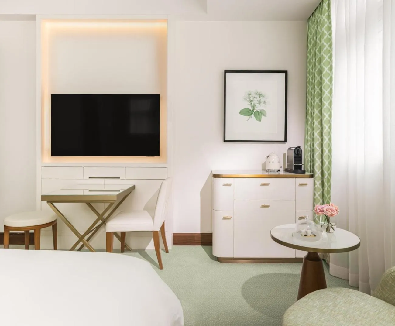 Seating area, Bed in Lanson Place Causeway Bay, Hong Kong