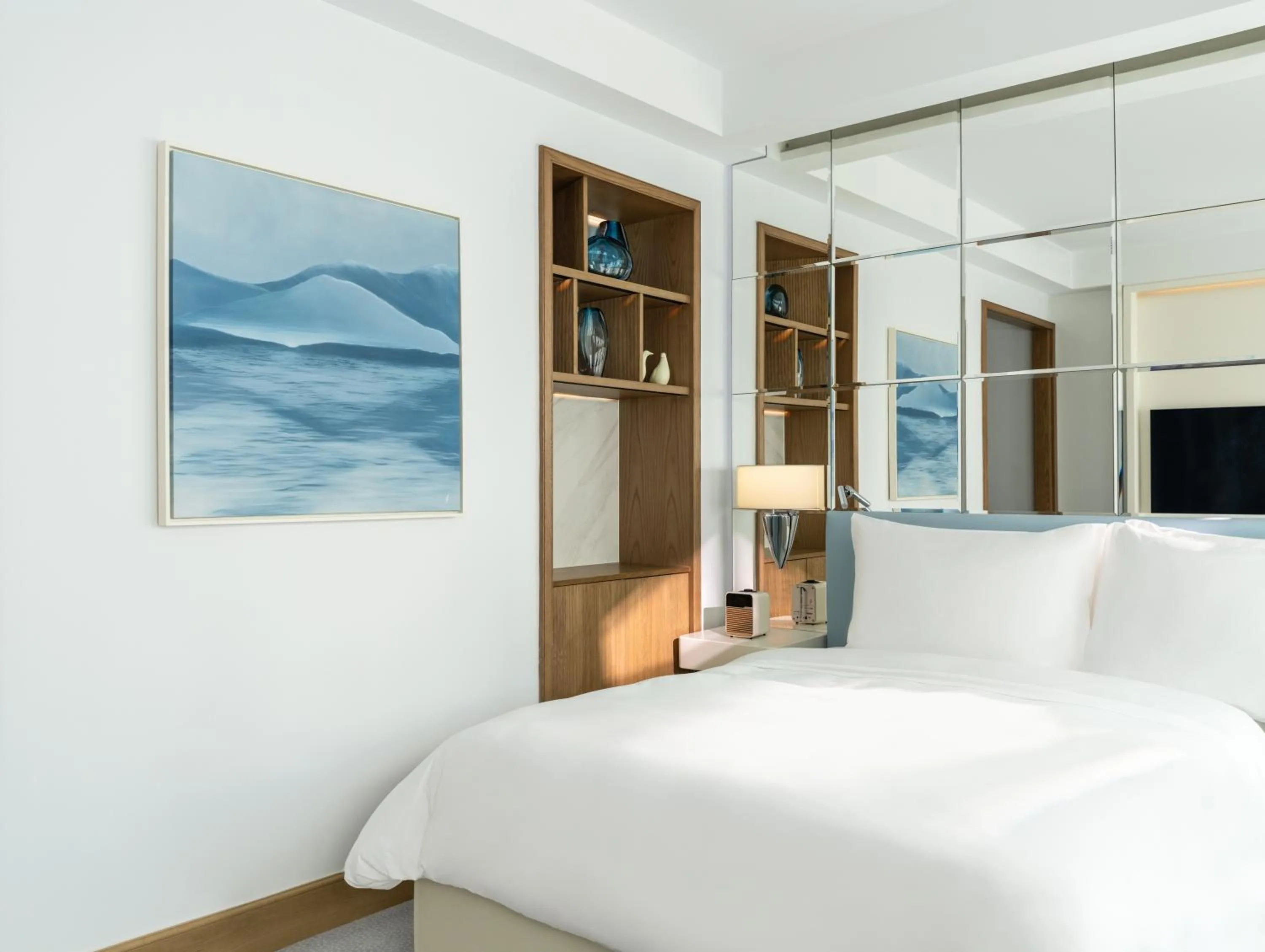 Bed in Lanson Place Causeway Bay, Hong Kong