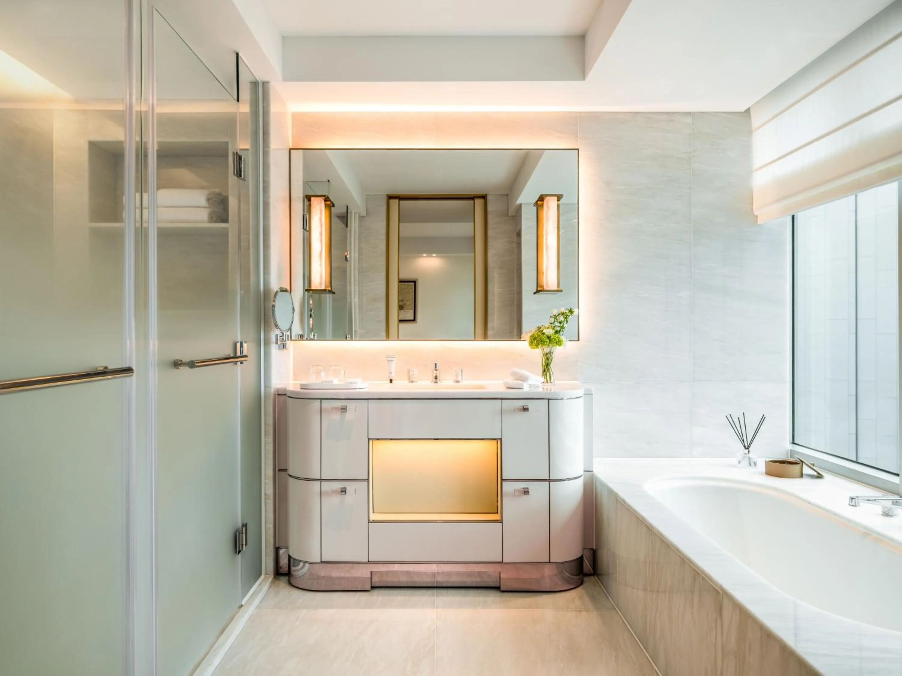 Public Bath in Lanson Place Causeway Bay, Hong Kong