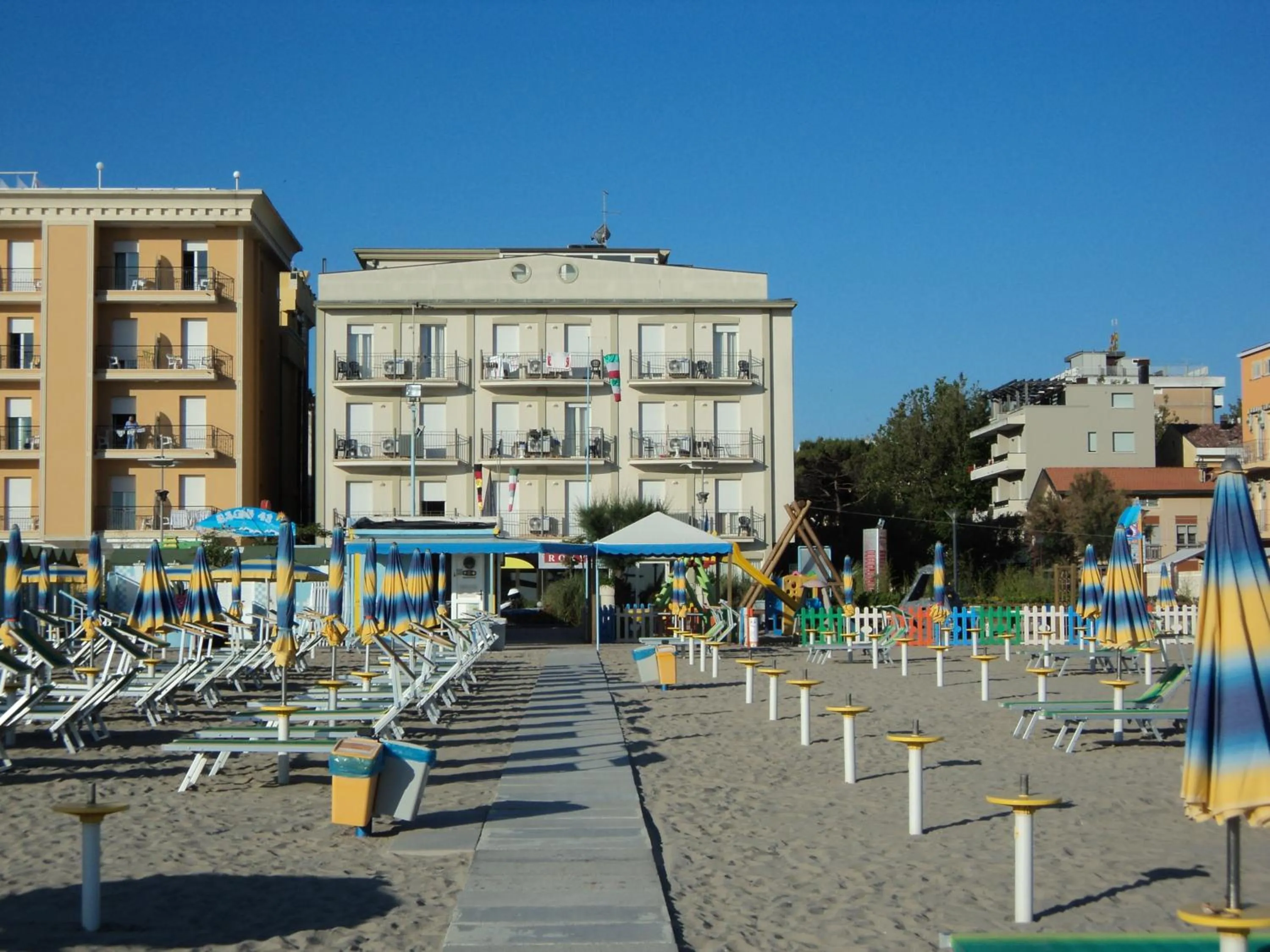 Property building in Residence Roxy