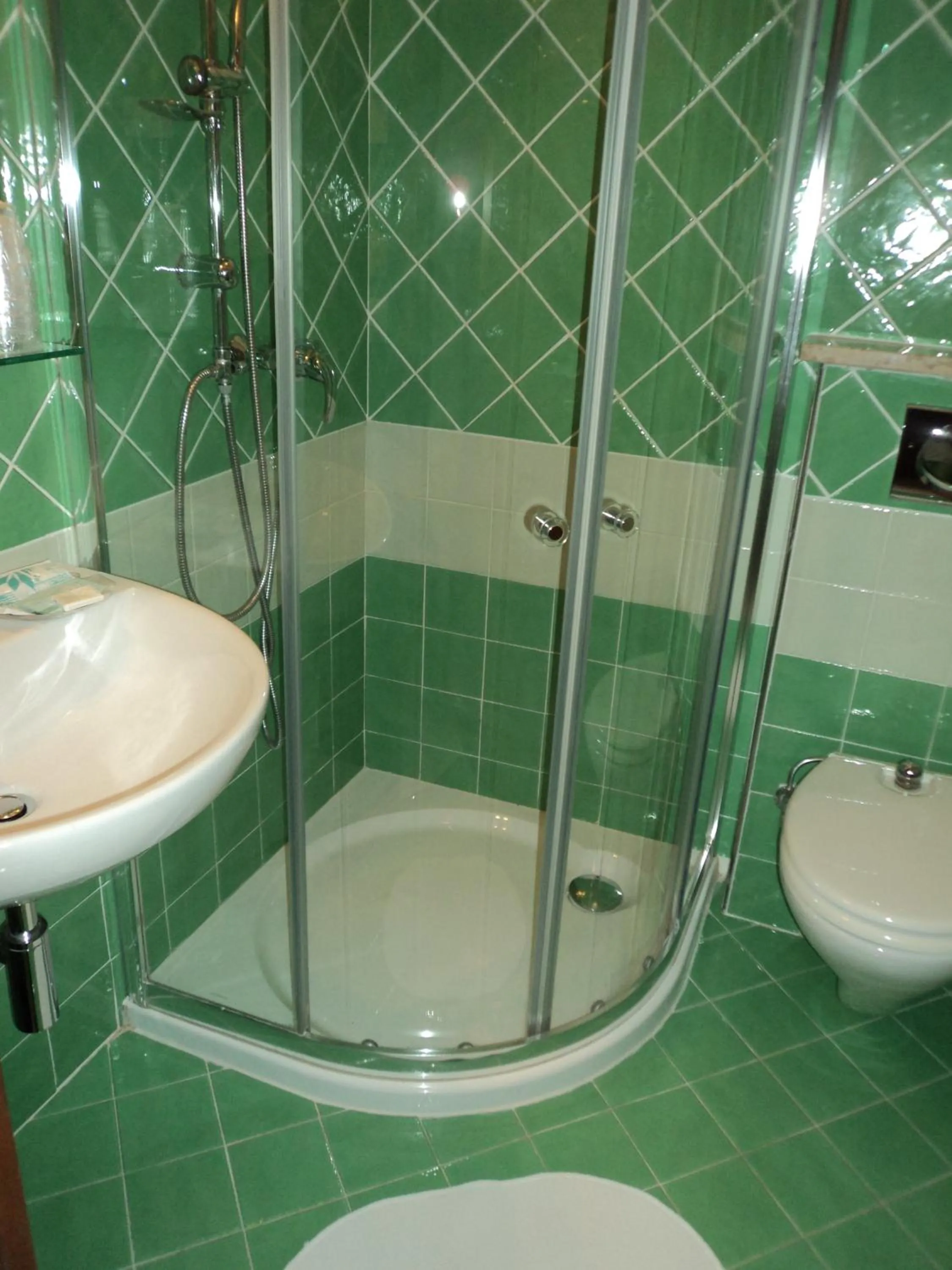 Bathroom in Hotel President