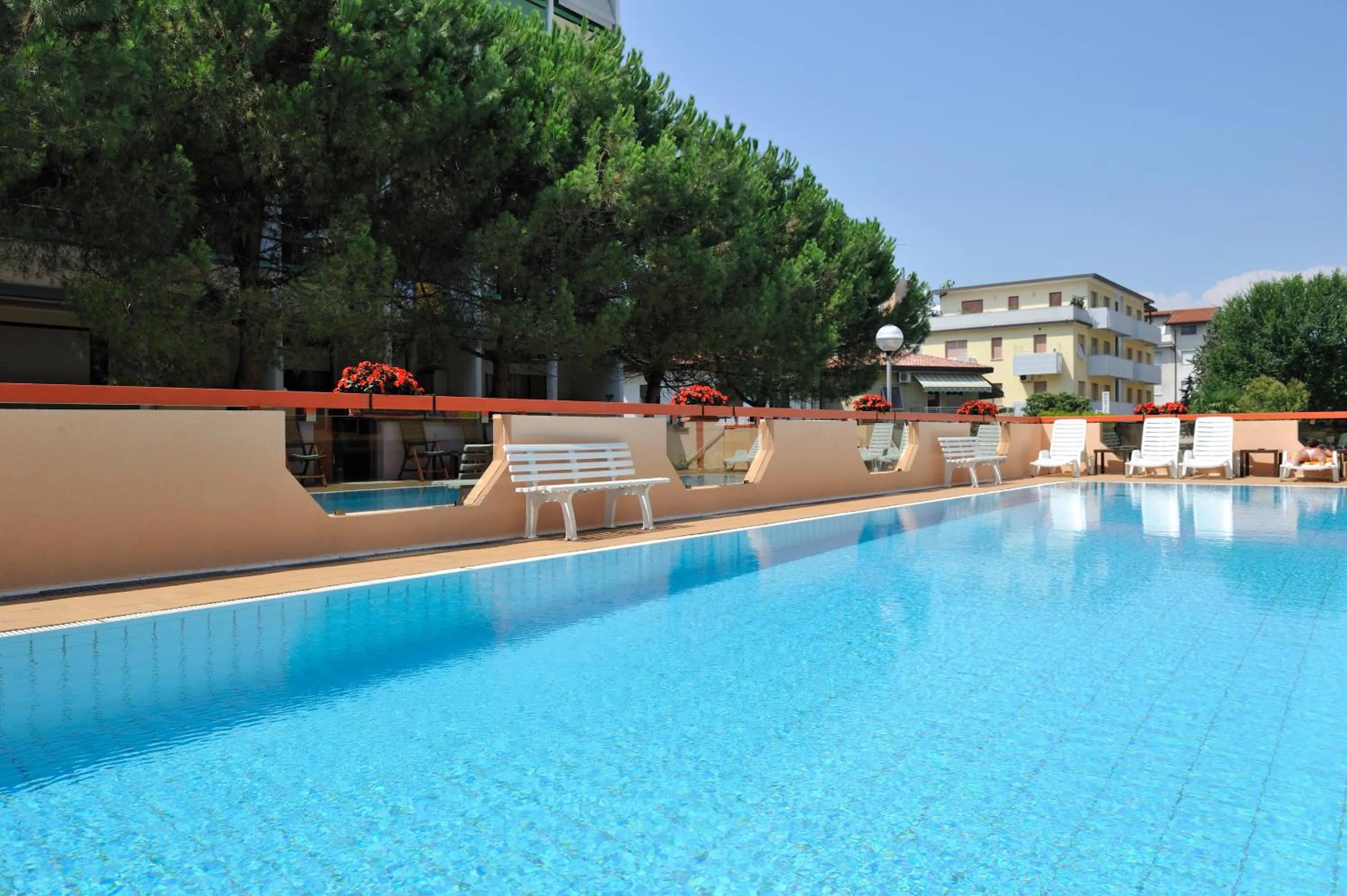 Swimming pool in Hotel President