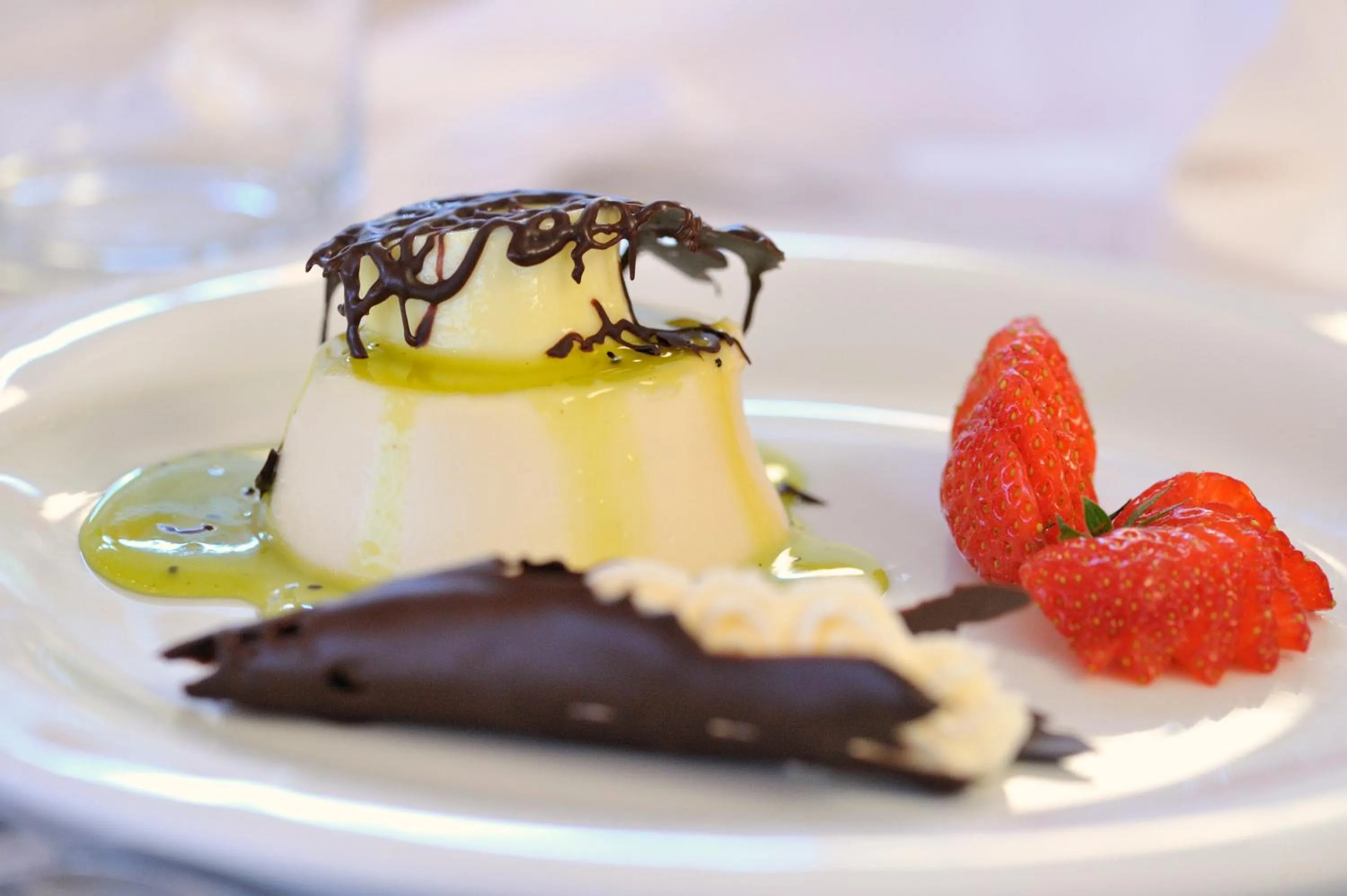 Restaurant/places to eat in Hotel President