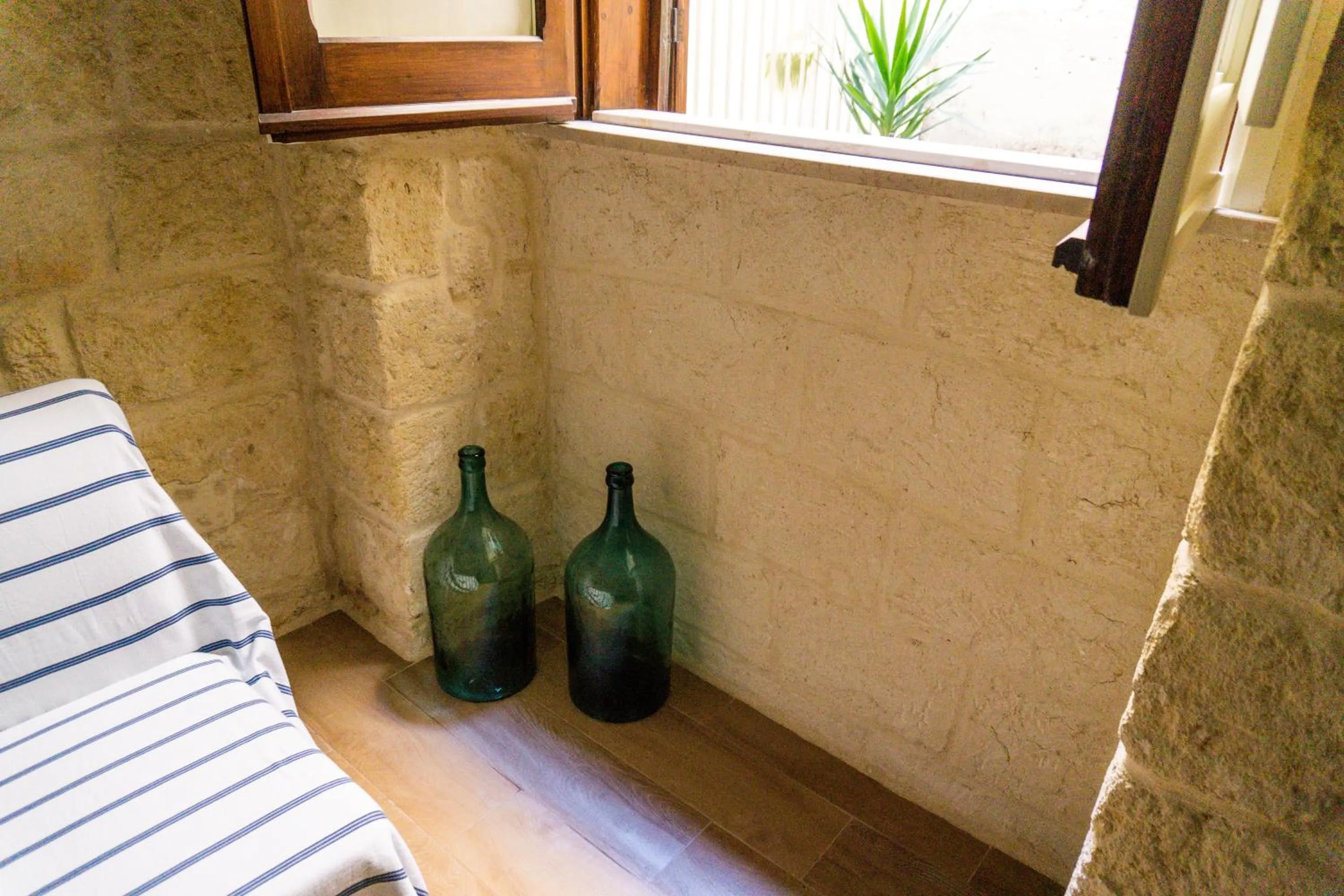 Decorative detail in Donato Rooms