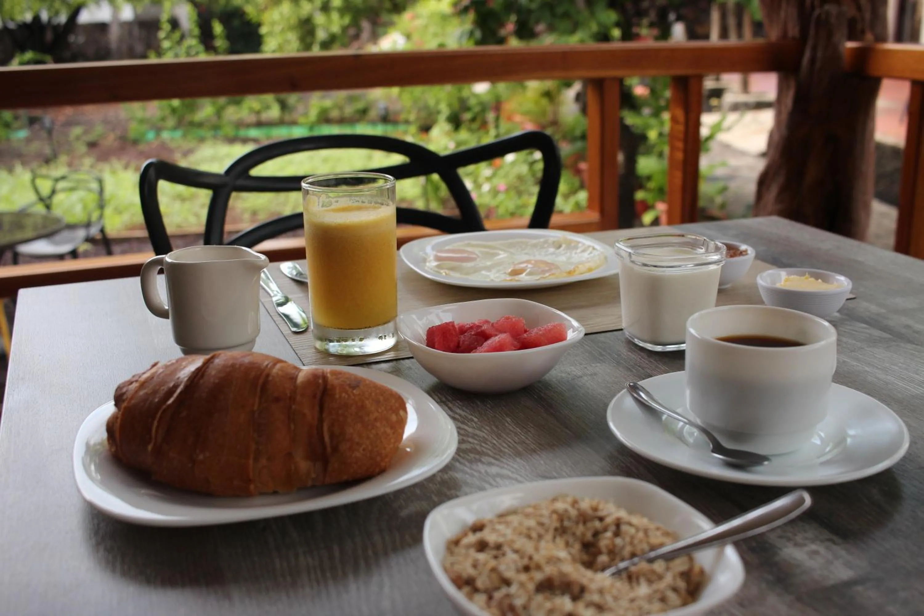 Food and drinks in Lava House Hostal