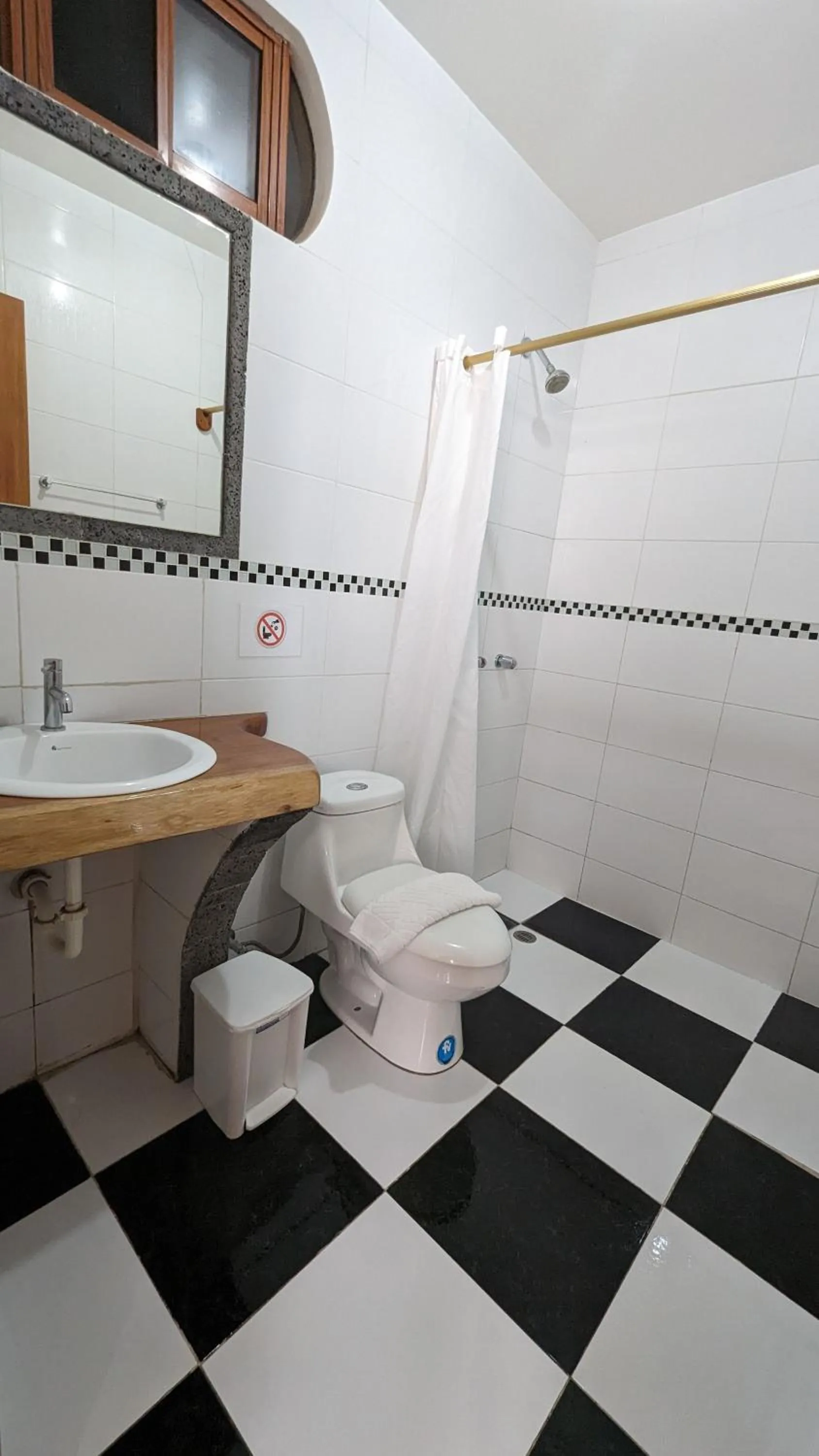 Shower in Lava House Hostal