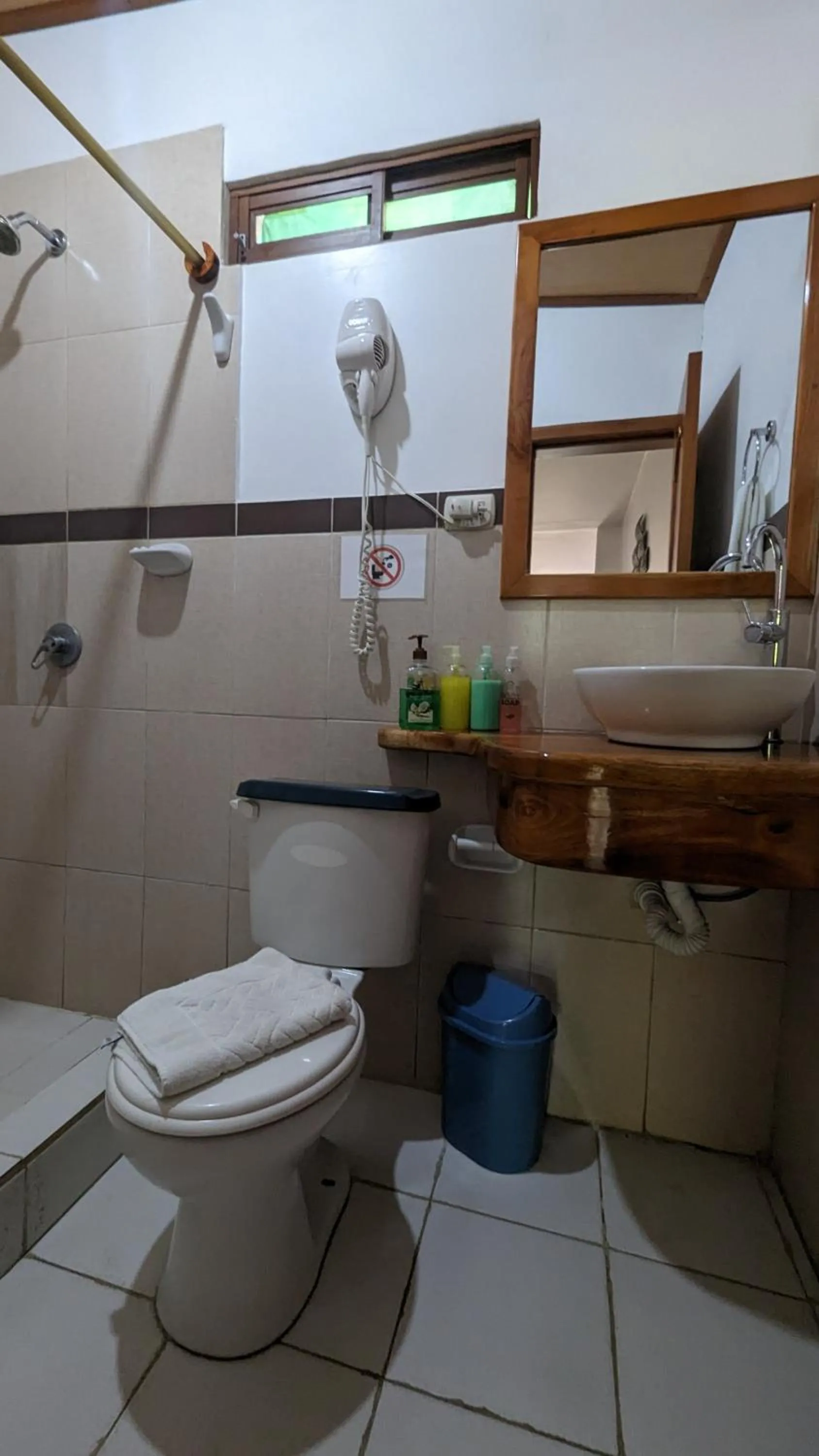 Shower in Lava House Hostal