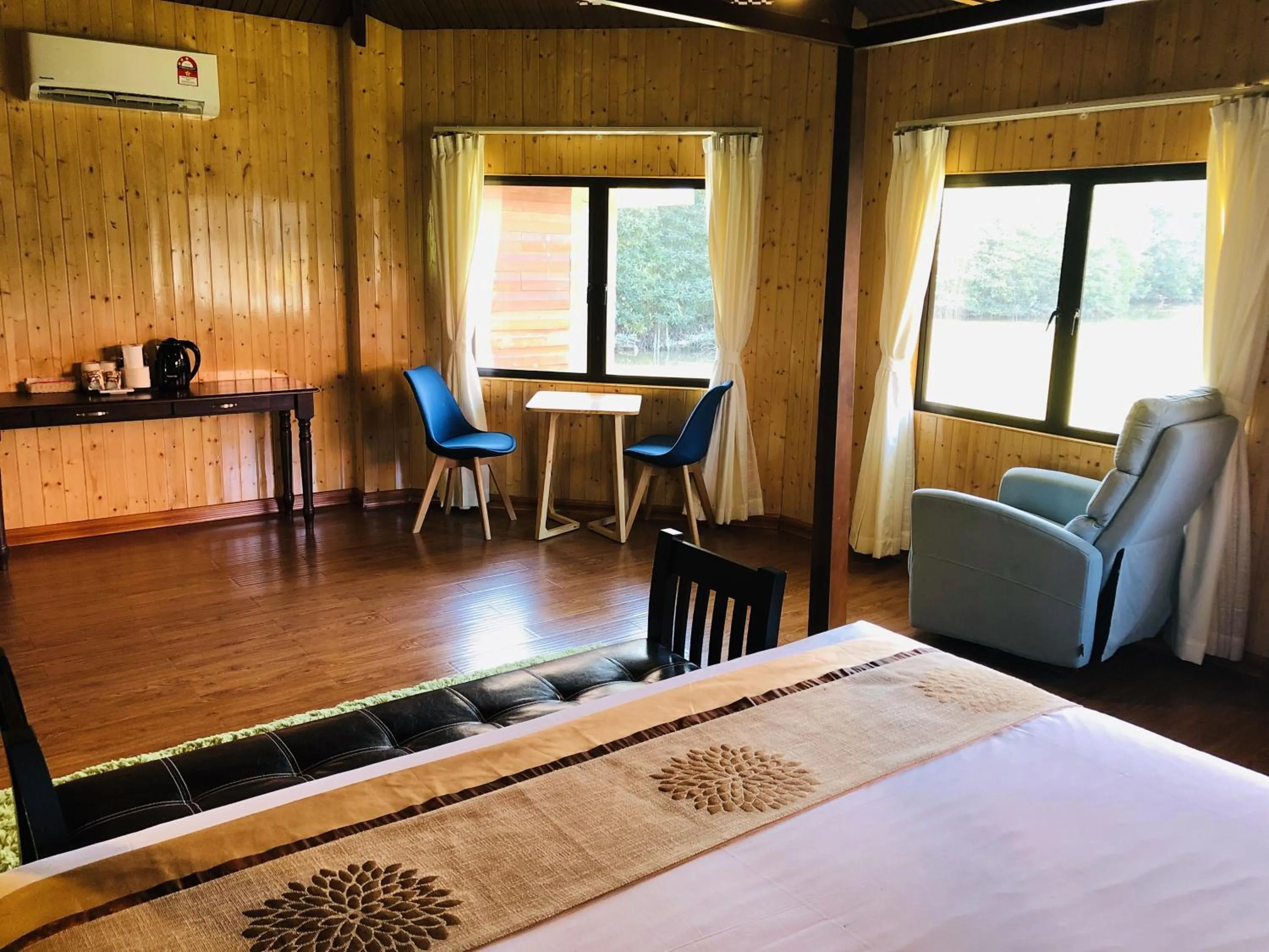 Bed in Gayang Friendly Water House Homestay