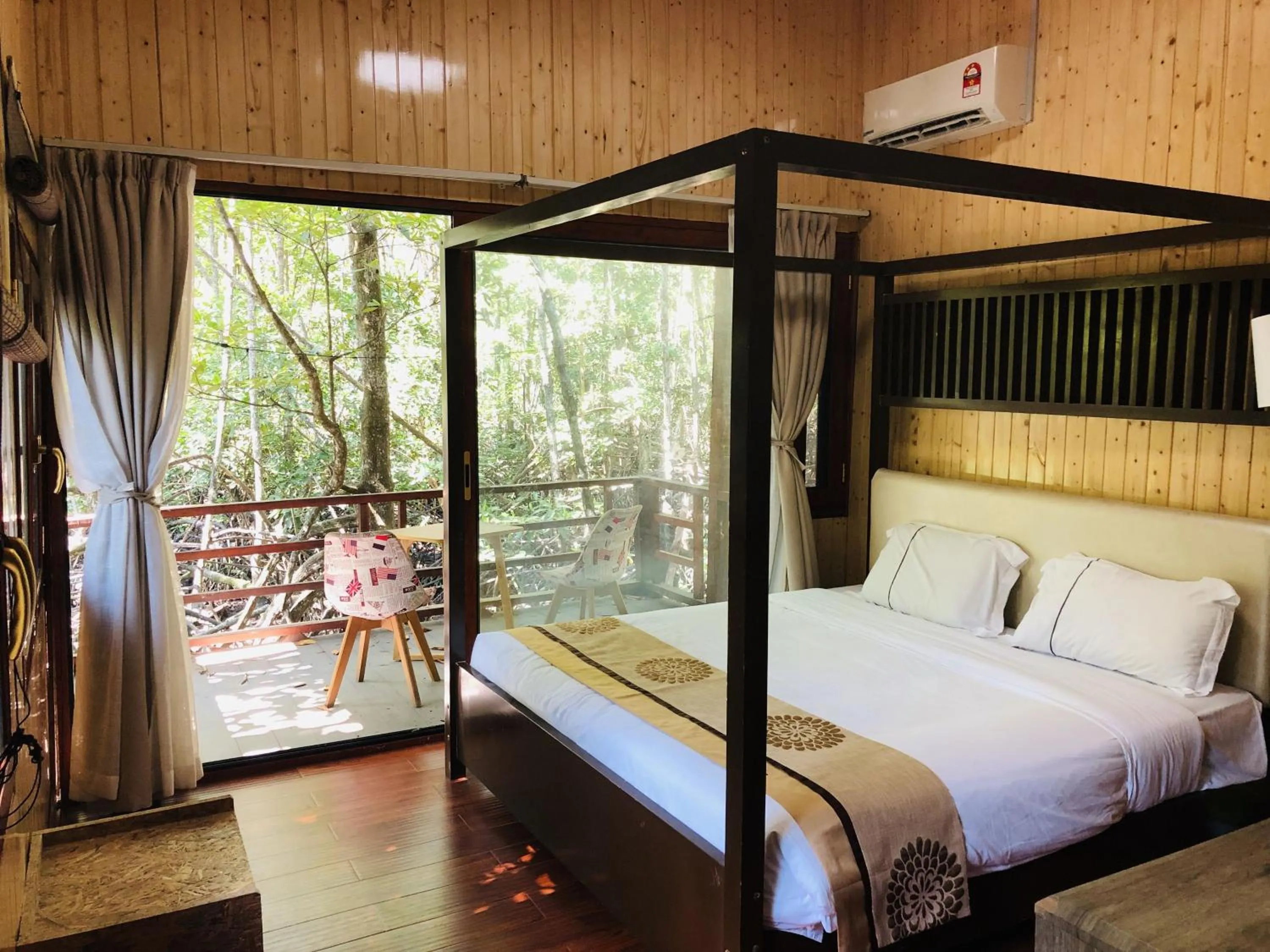 Bed in Gayang Friendly Water House Homestay