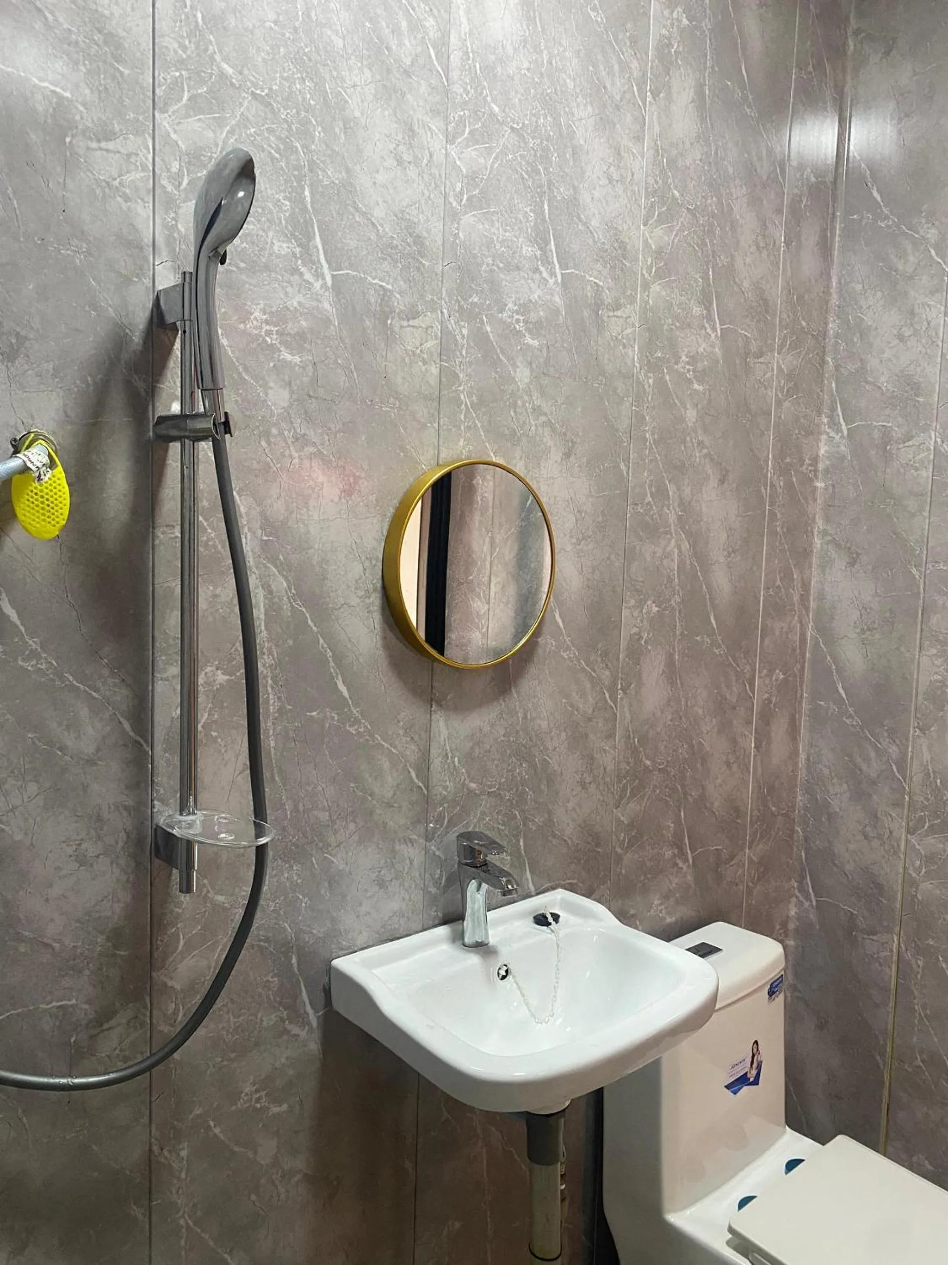 Shower in Gayang Friendly Water House Homestay