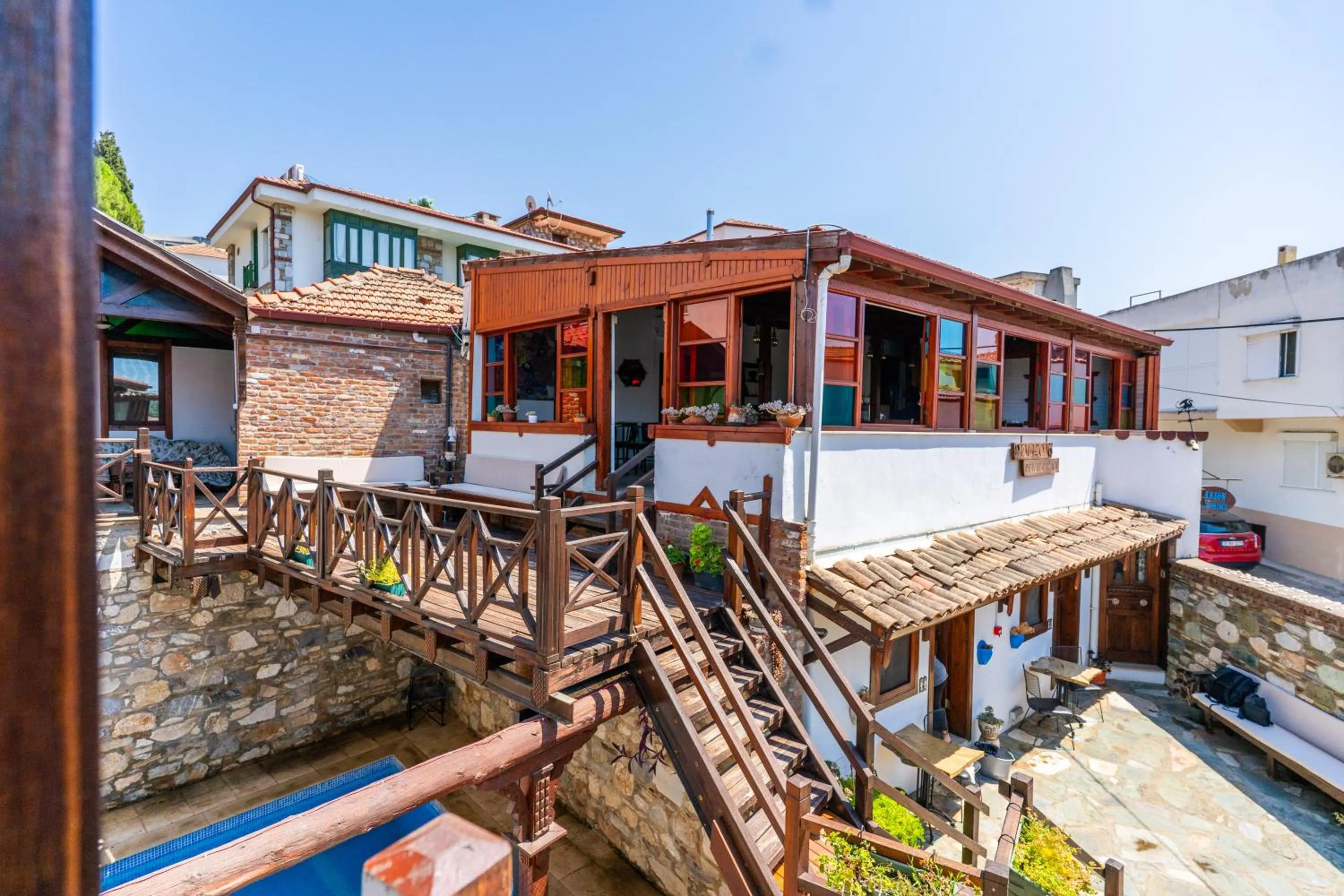 Property building in Amazon Petite Palace