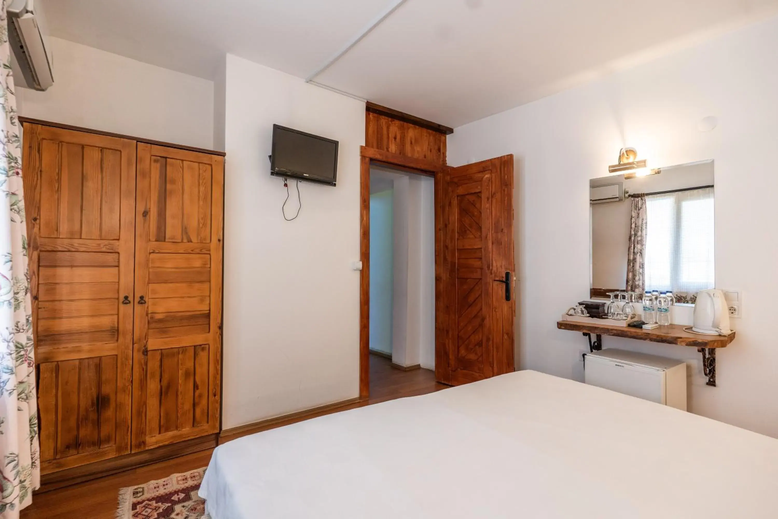 Family Room in Amazon Petite Palace Family Room in Amazon Petite Palace