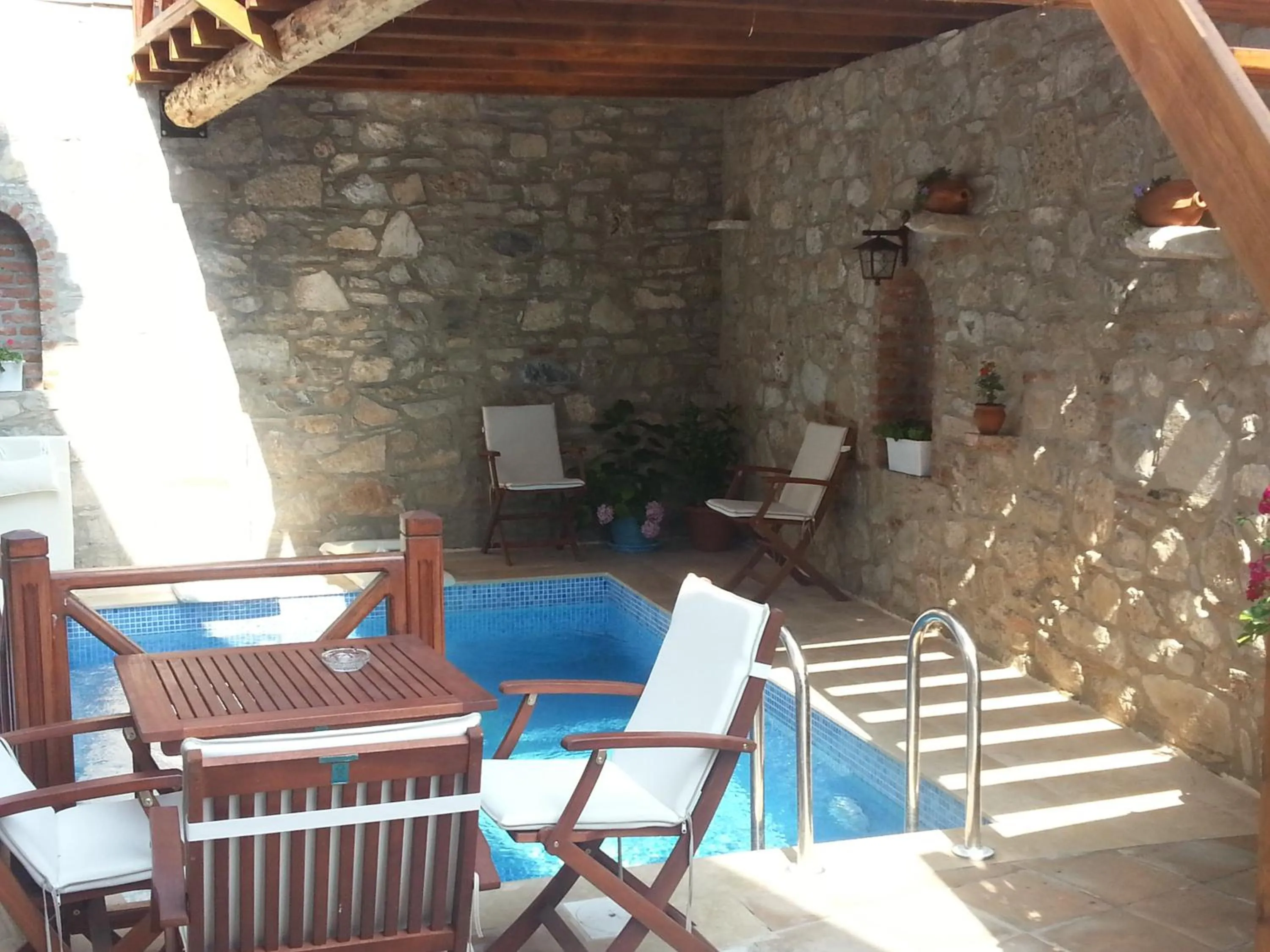 Restaurant/places to eat in Amazon Petite Palace