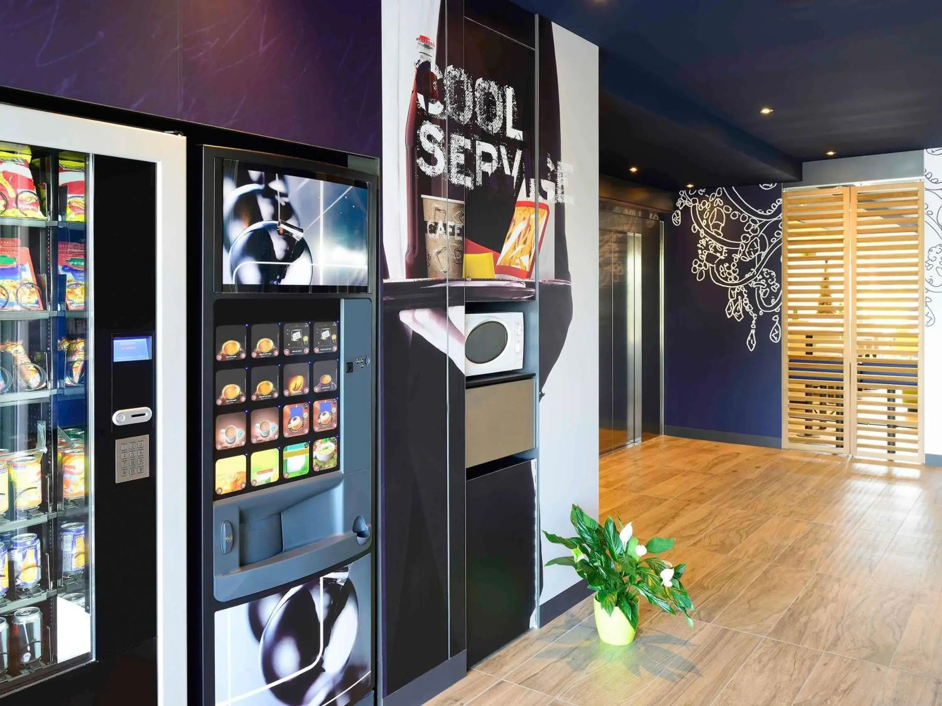 Property building in ibis budget Cherbourg - La Glacerie Property building in ibis budget Cherbourg - La Glacerie