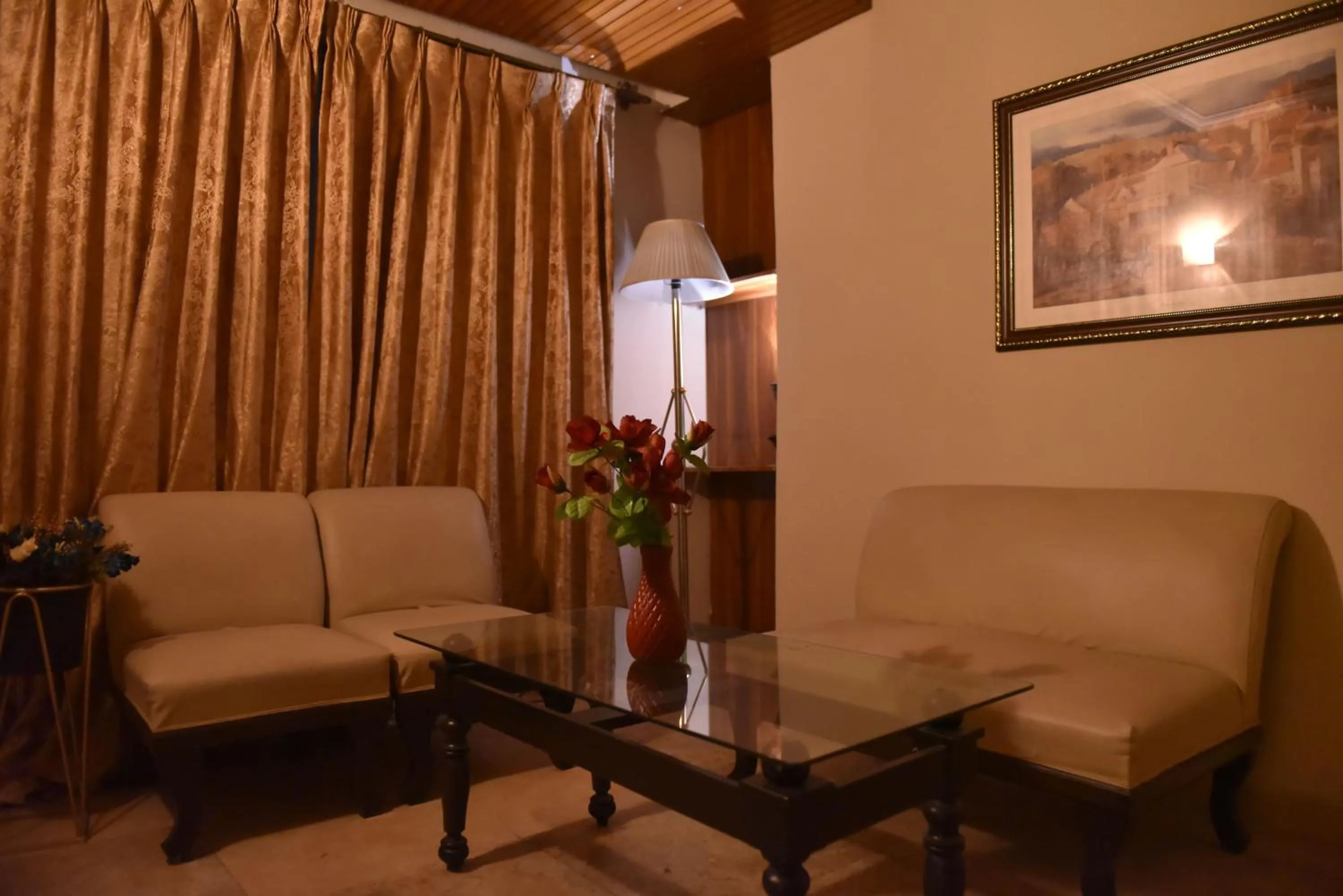 Living room in Shalimar Tower Hotel Lahore