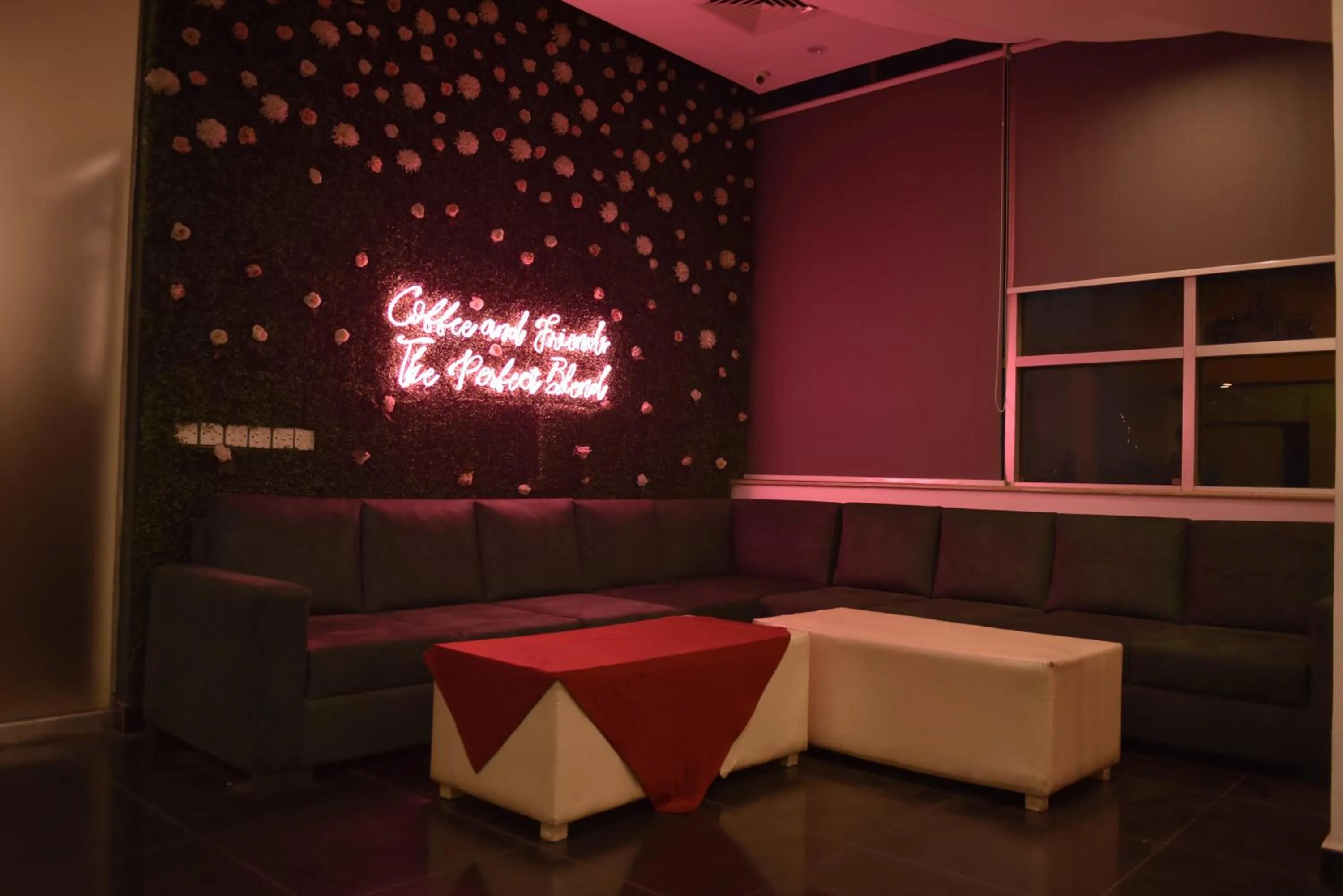 Lounge or bar in Shalimar Tower Hotel Lahore