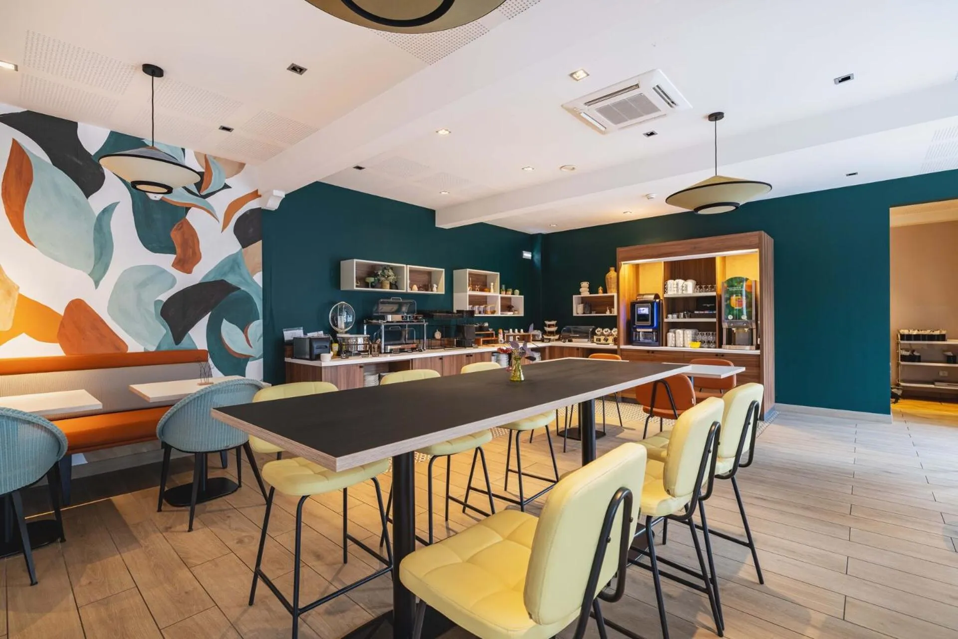 Breakfast in The Originals Boutique, Hôtel Le Pariou, Issoire