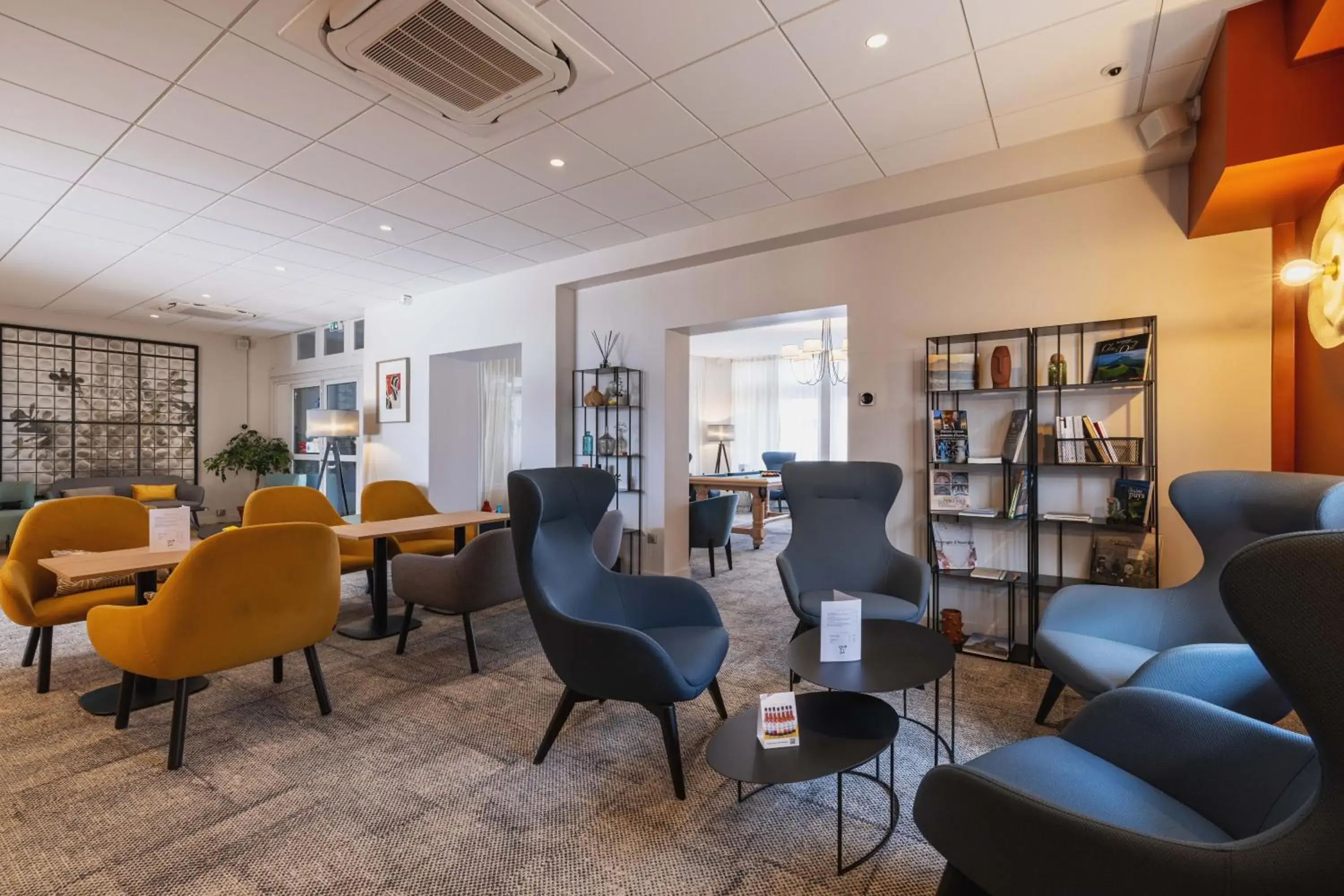 Property building in The Originals Boutique, Hôtel Le Pariou, Issoire Property building in The Originals Boutique, Hôtel Le Pariou, Issoire