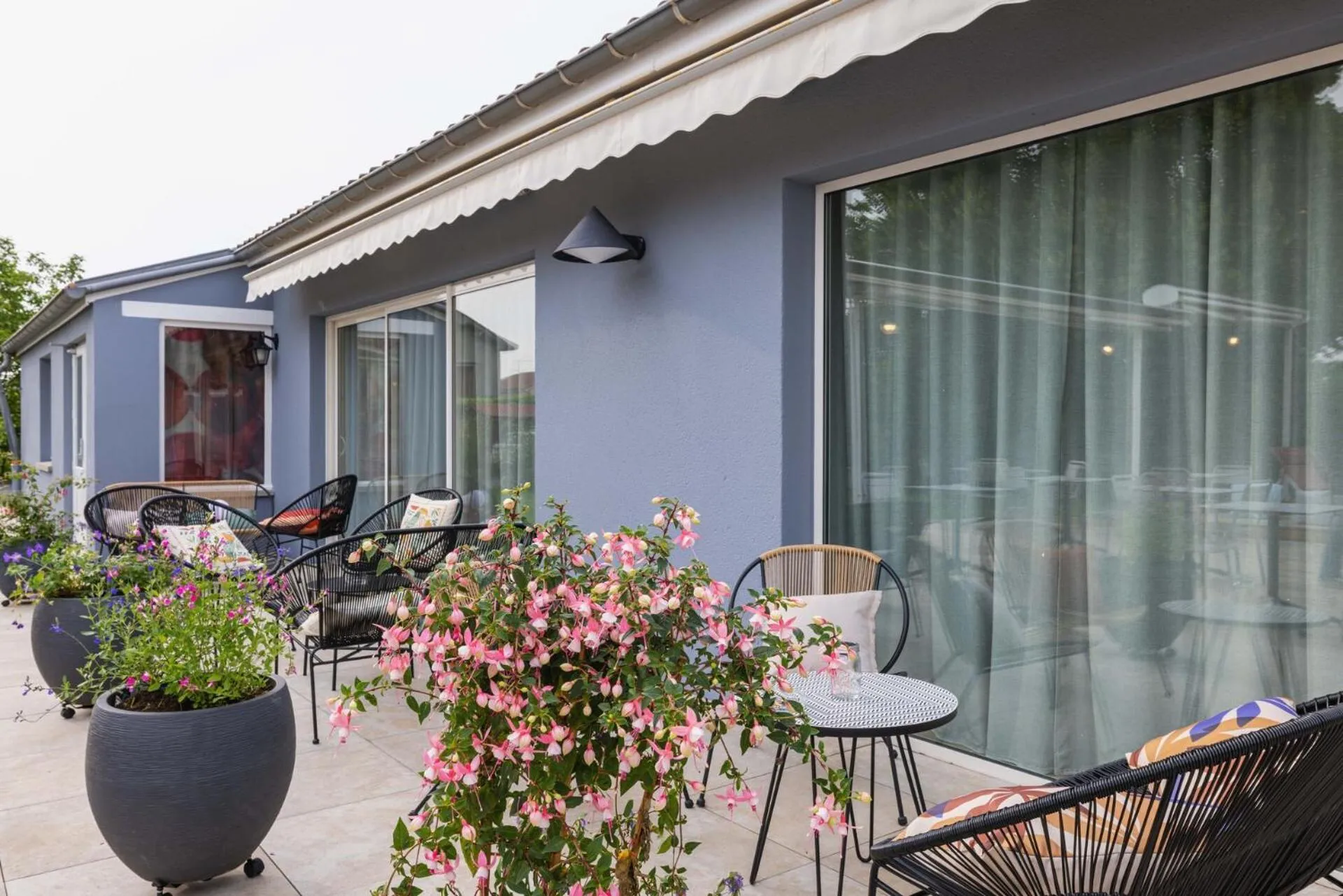 Patio in The Originals Boutique, Hôtel Le Pariou, Issoire