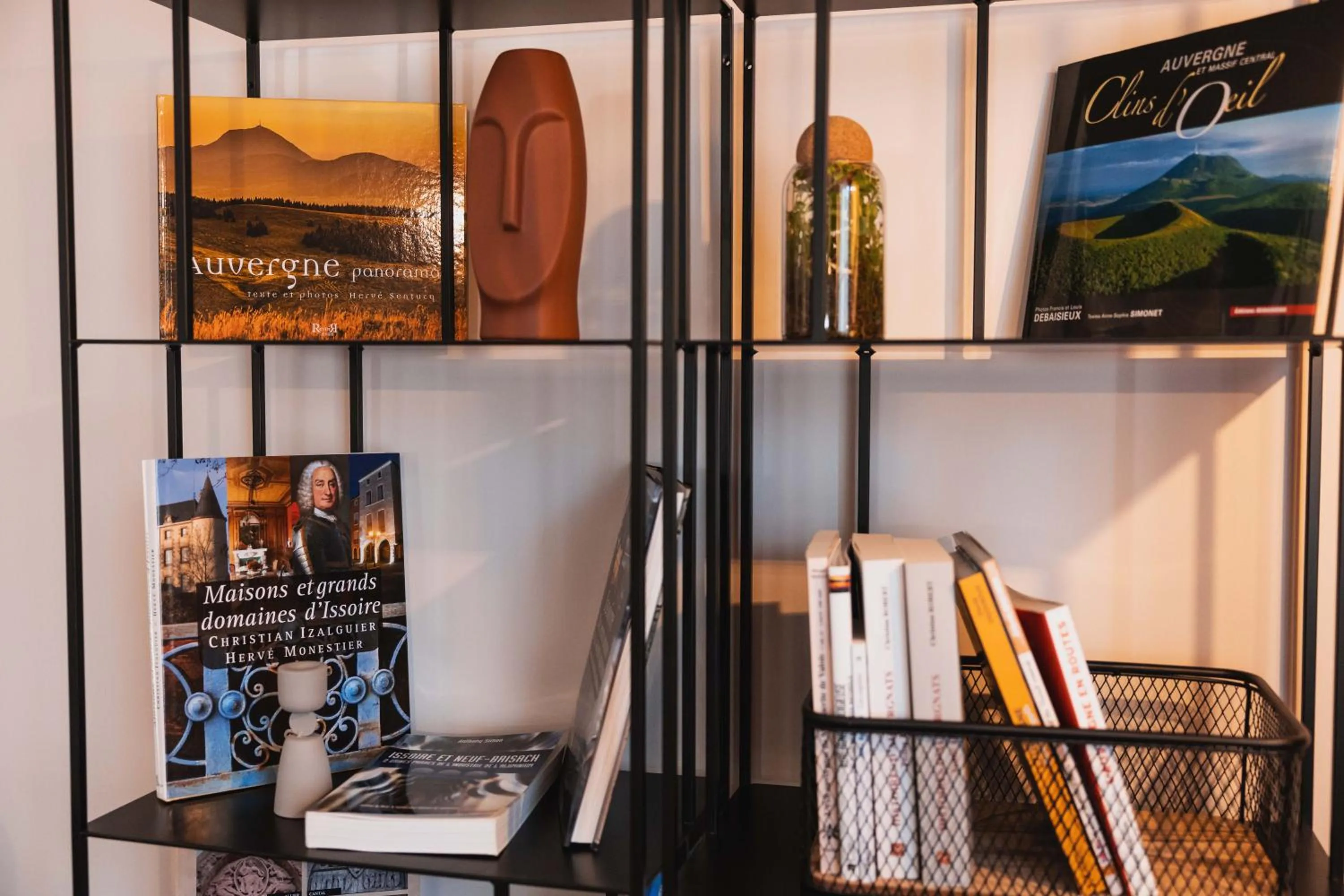 Property building in The Originals Boutique, Hôtel Le Pariou, Issoire