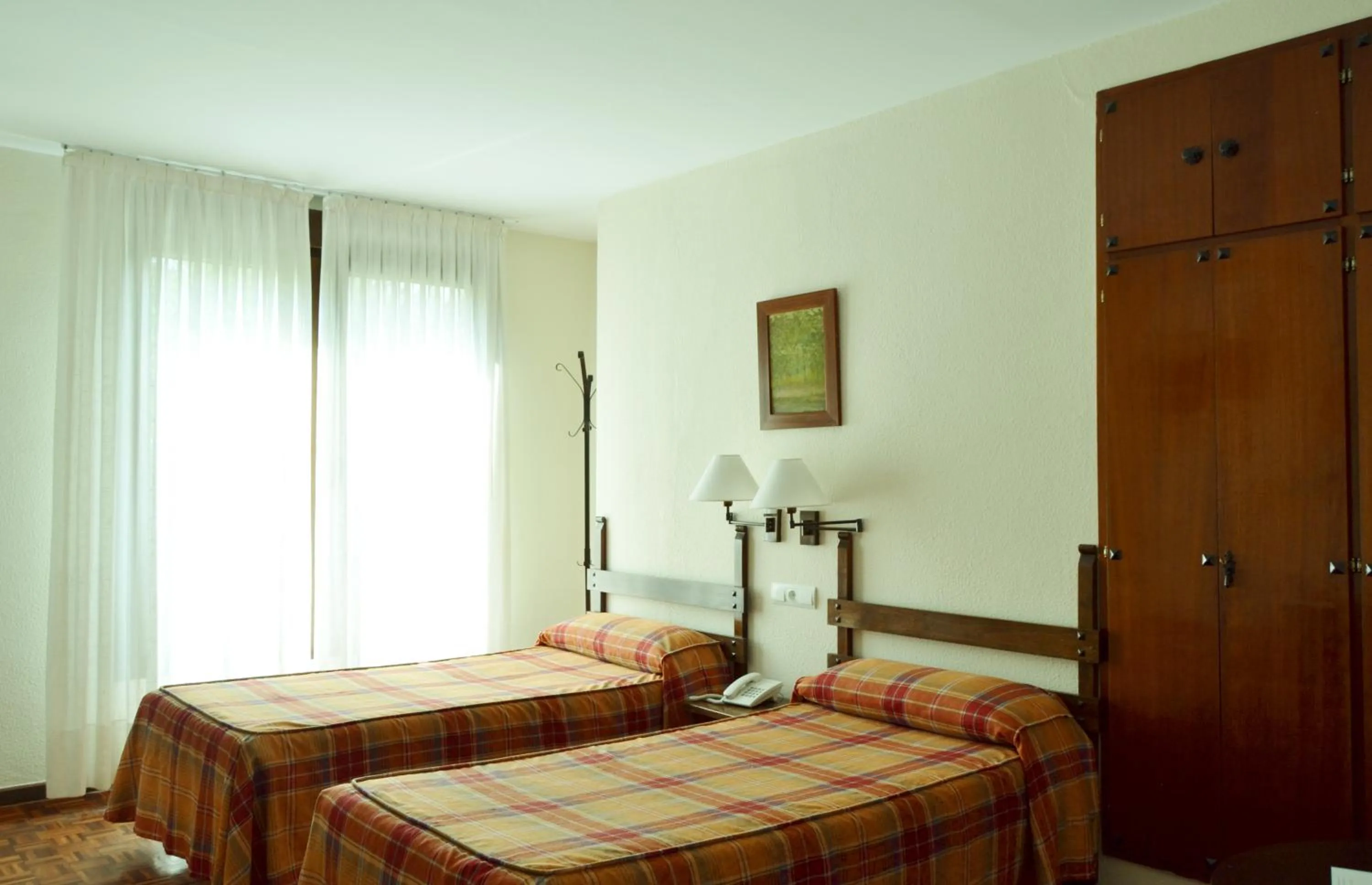 Bedroom, Bed in Hotel Termas de Liérganes