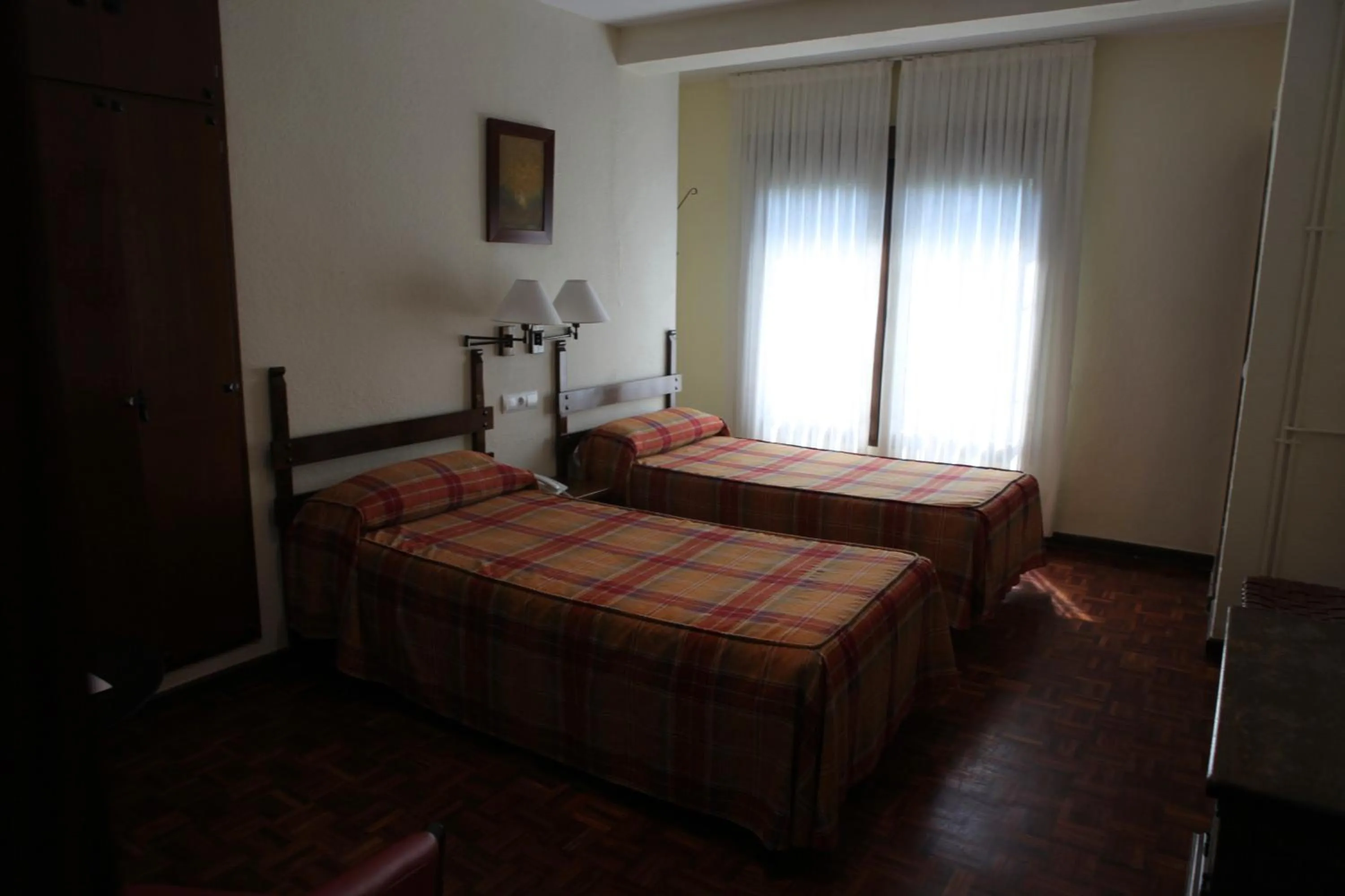 Photo of the whole room, Bed in Hotel Termas de Liérganes