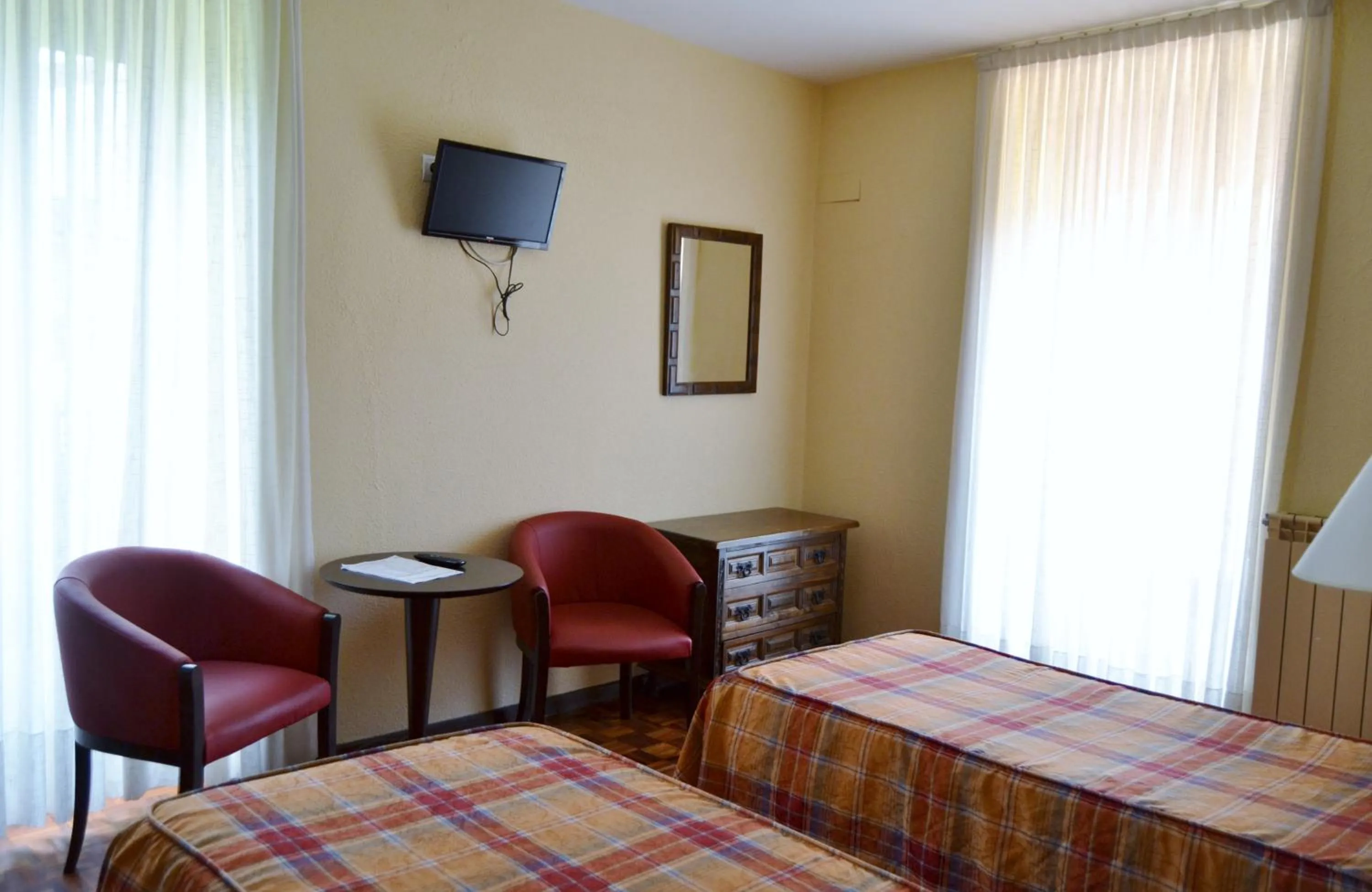 Bedroom, Bed in Hotel Termas de Liérganes