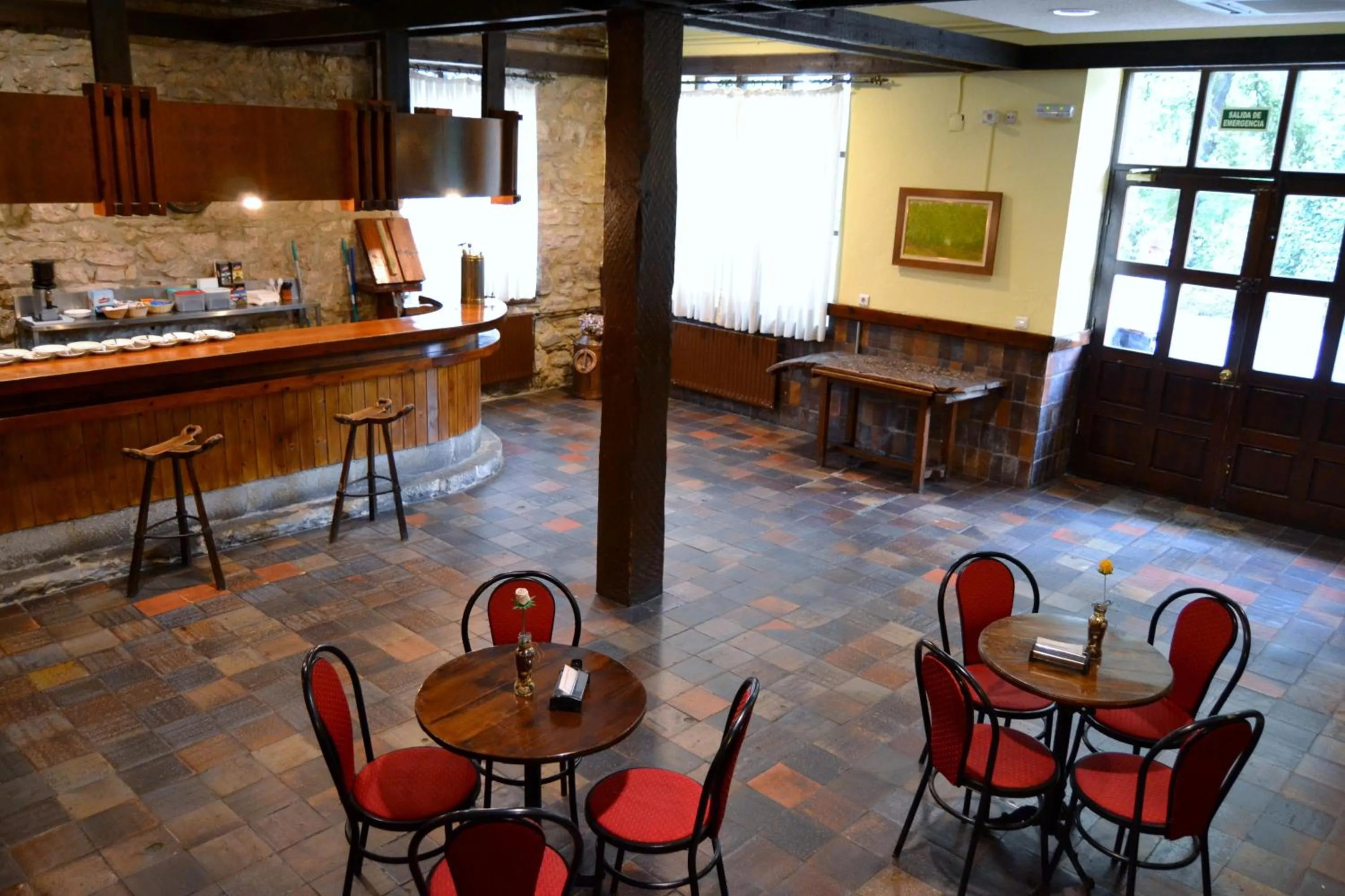Lounge or bar in Hotel Termas de Liérganes