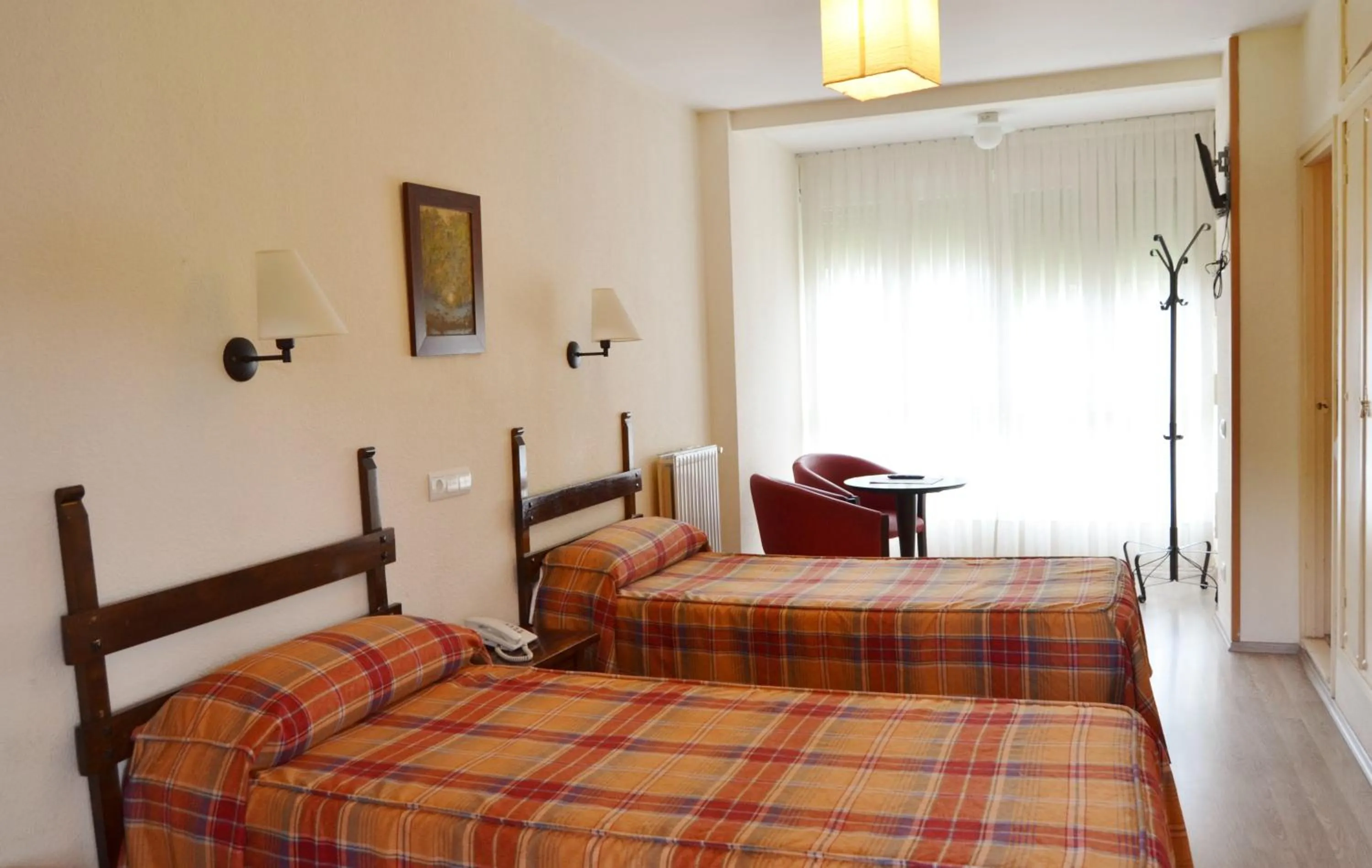 Bedroom, Bed in Hotel Termas de Liérganes