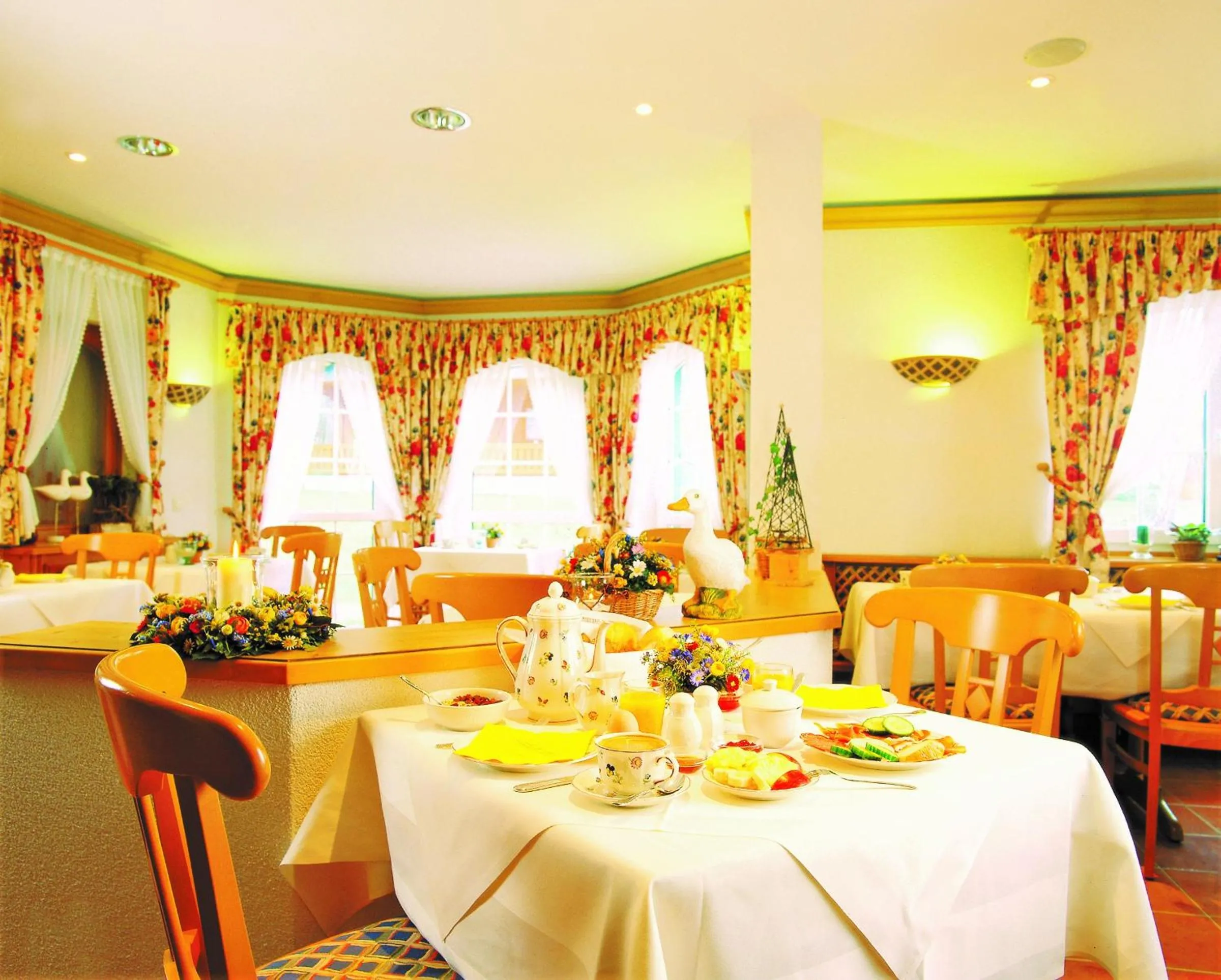 Buffet breakfast in Landhaus Müritzgarten Hotel garni
