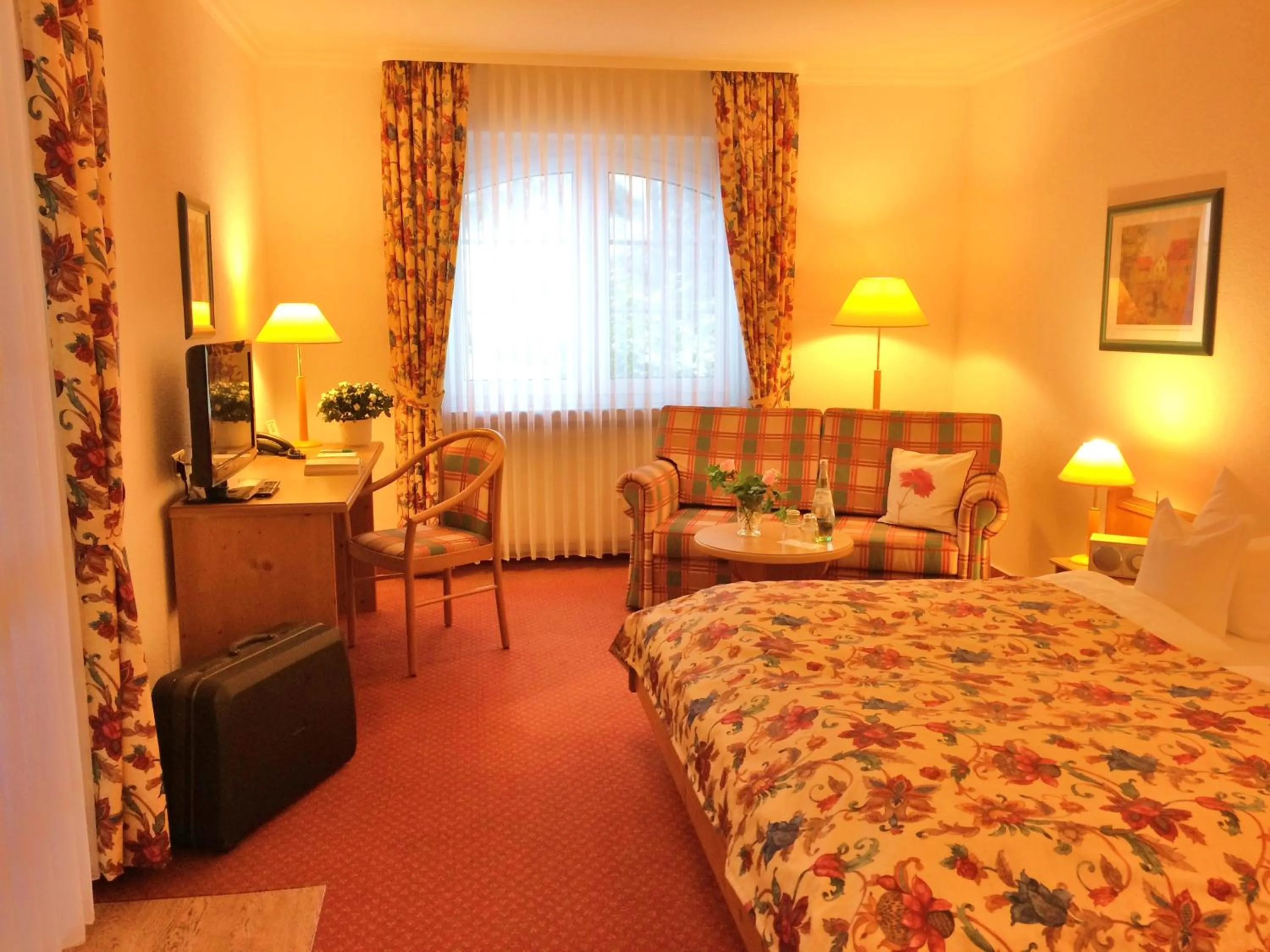 Photo of the whole room, Bed in Landhaus Müritzgarten Hotel garni