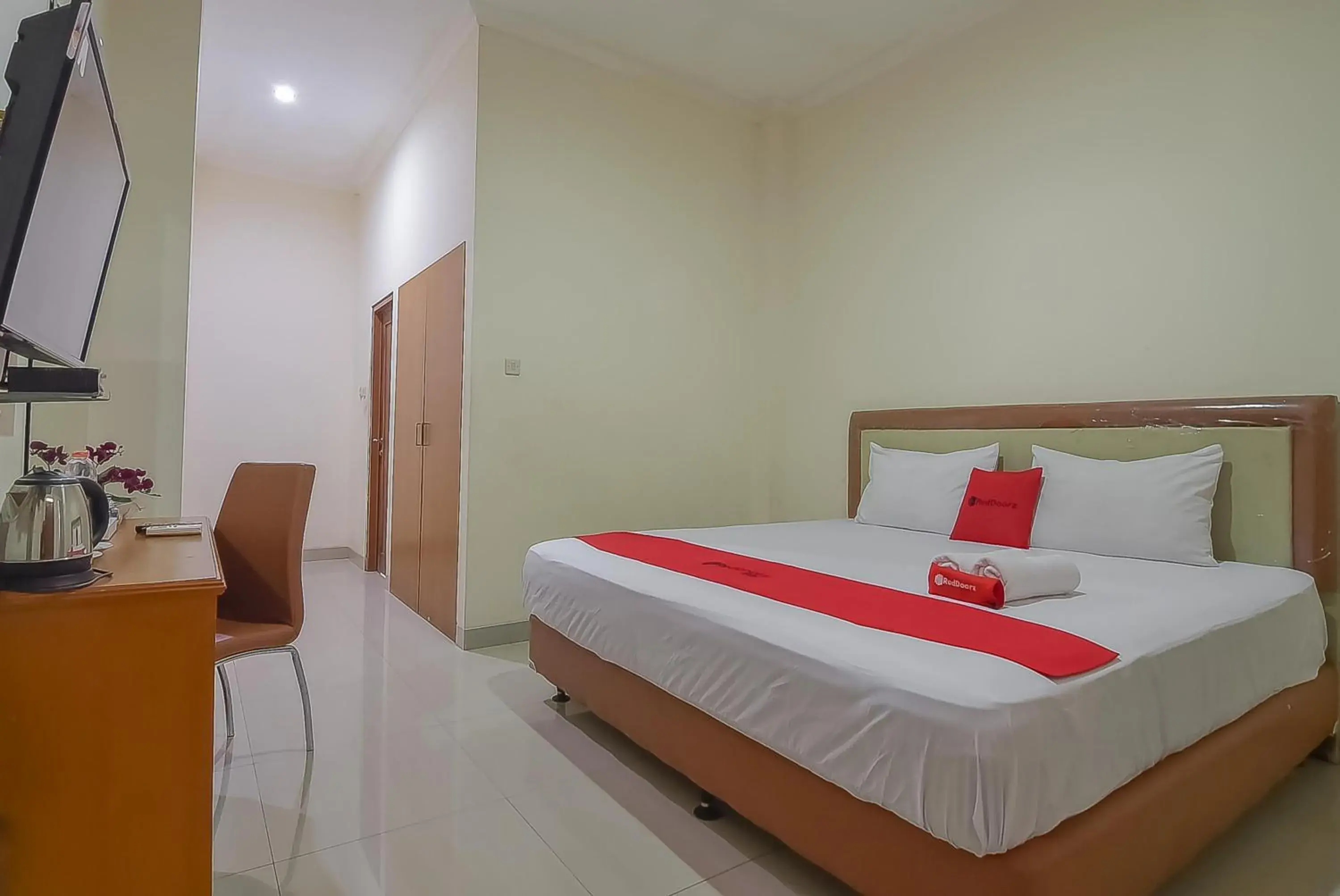 Bedroom, Bed in RedDoorz near IPDN 2 Bedroom, Bed in RedDoorz near IPDN 2