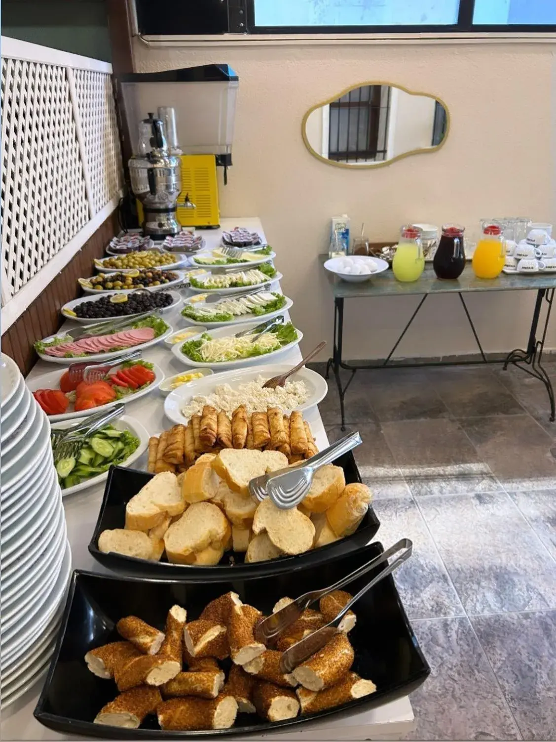 Food and drinks in OttomanZade Food and drinks in OttomanZade