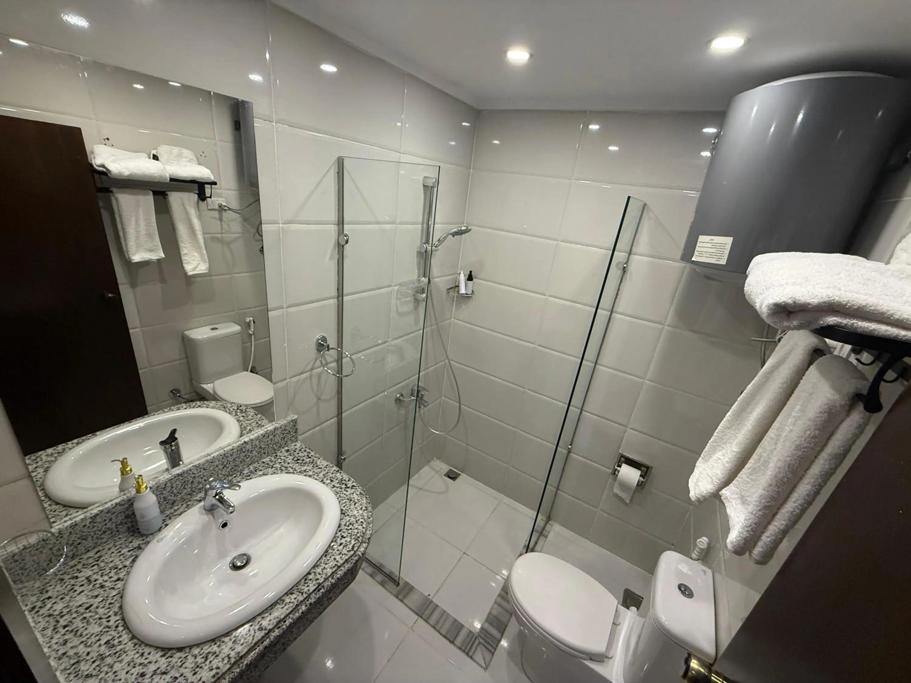 Eco green pyramids hotel